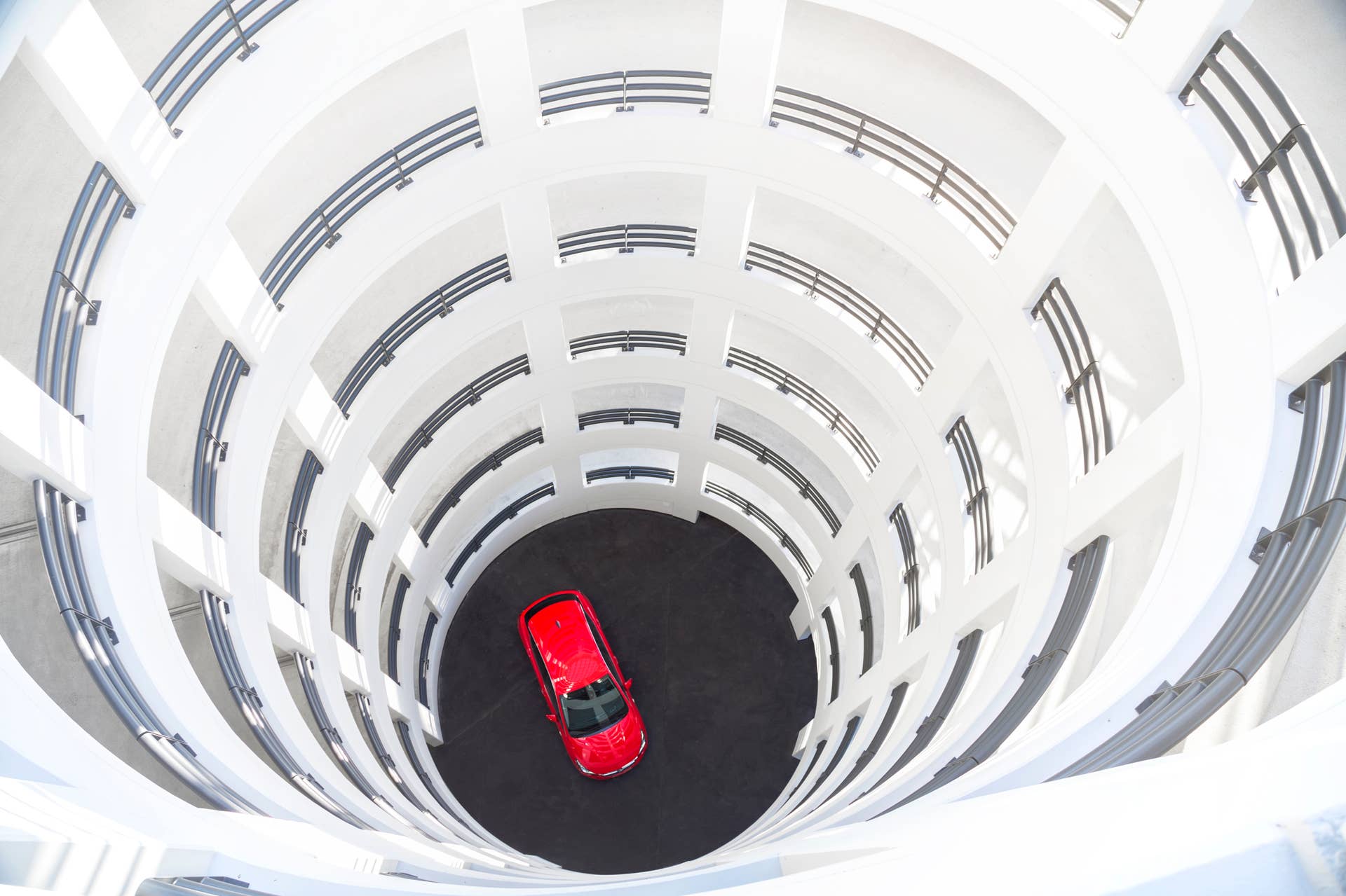 2016 Opel Astra top parking garage