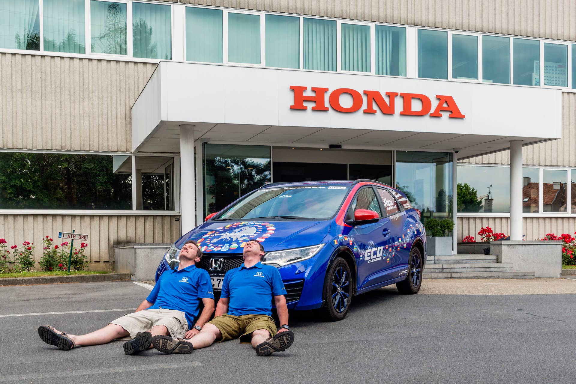 blue honda civic tourer guinness world record for fuel economy
