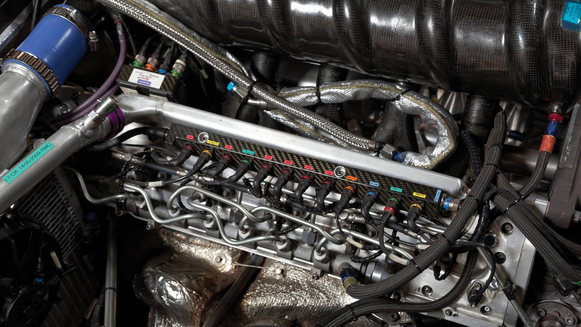 2008 Peugeot 908 HDi FAP engine detail