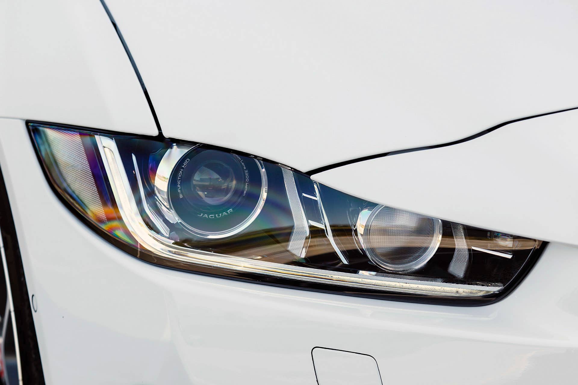 2017 Jaguar XE headlight