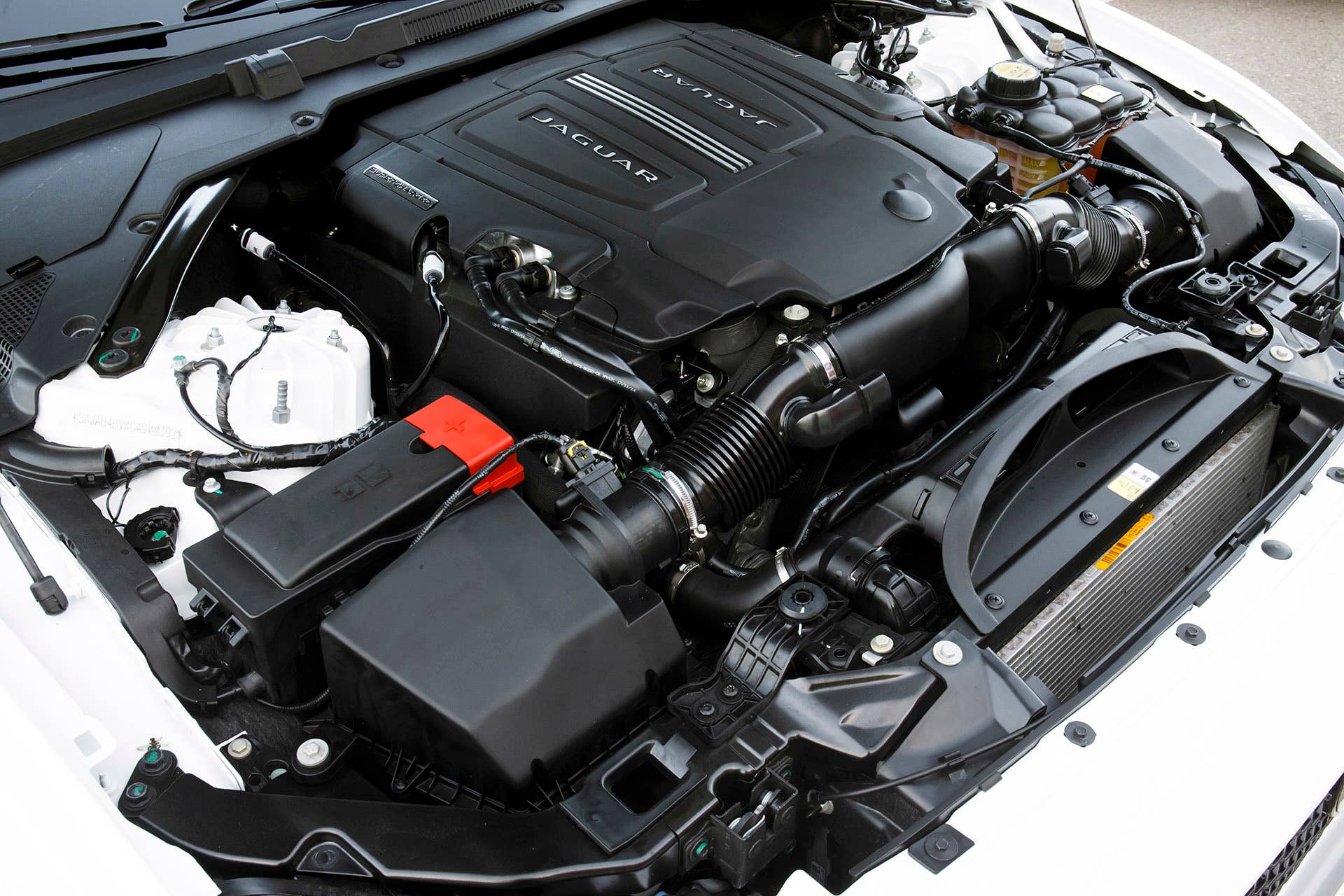 2017 Jaguar XE engine