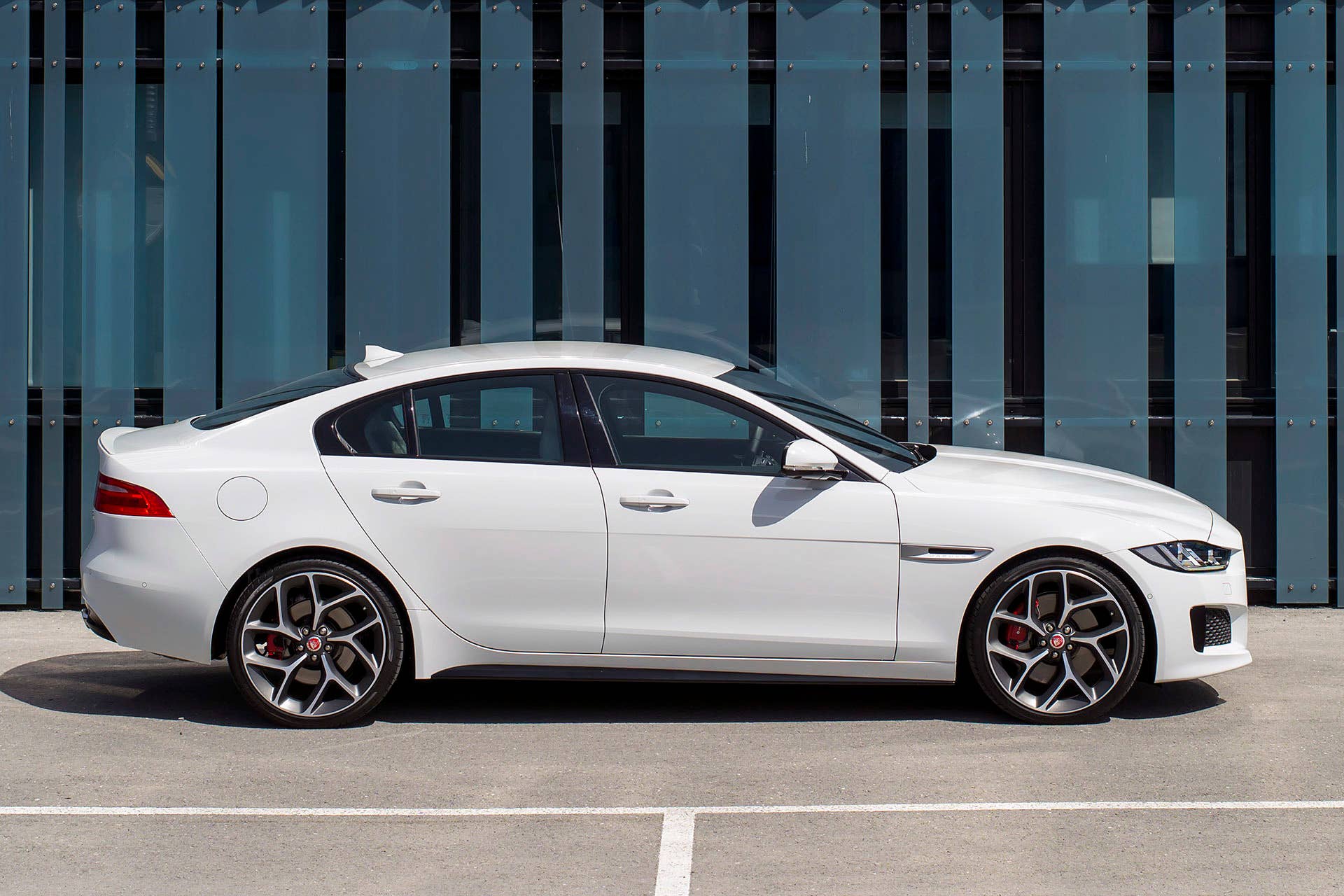 2017 Jaguar XE side view