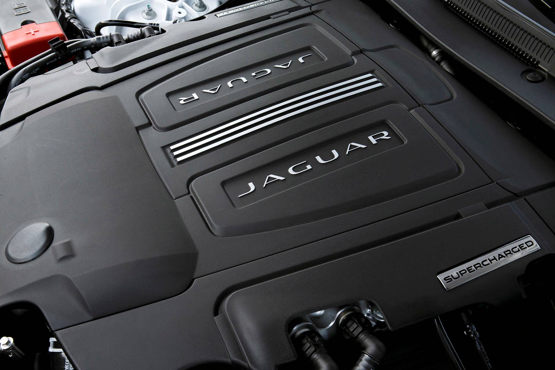 2017 Jaguar XE engine detail