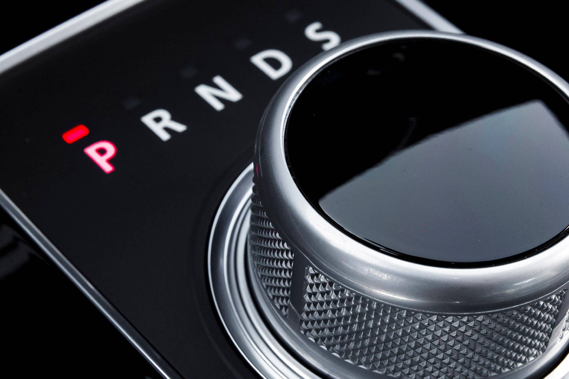 2017 Jaguar XE gear selector