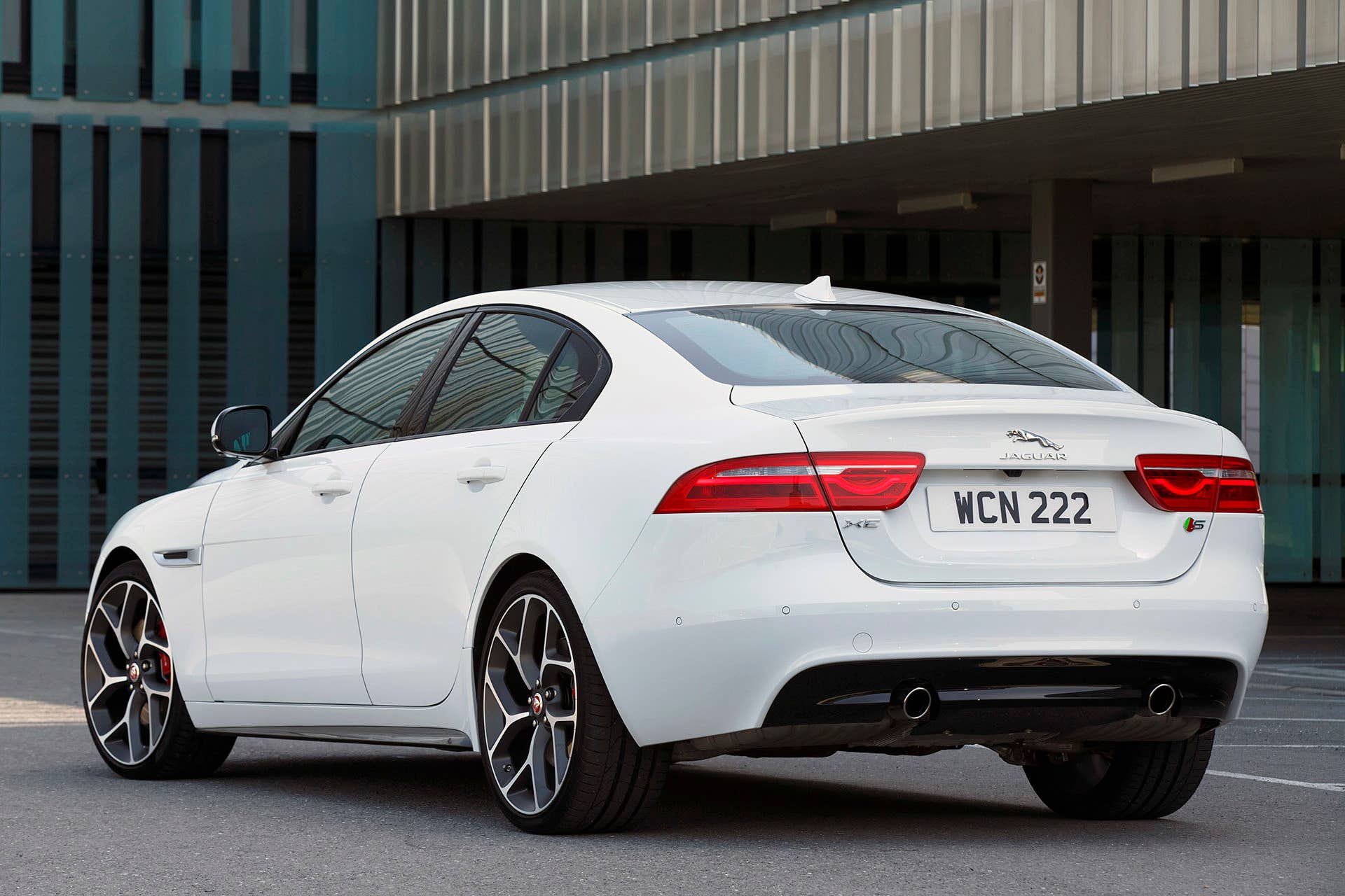 2017 Jaguar XE rear 3/4 view