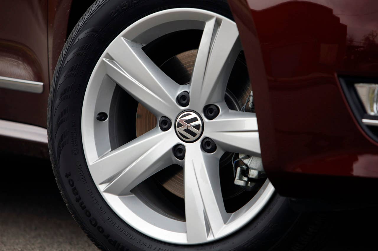2012 Volkswagen Passat wheel