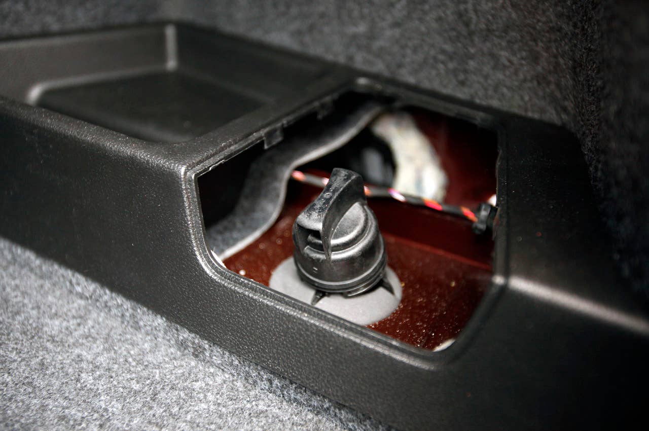 2012 Volkswagen Passat urea exhaust additive tank