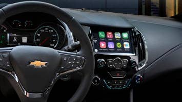 Like the exterior, the Cruze’s interior – and the instrument panel in particular – features lean, muscular and layered surfaces built around the Chevrolet-signature dual-cockpit theme.