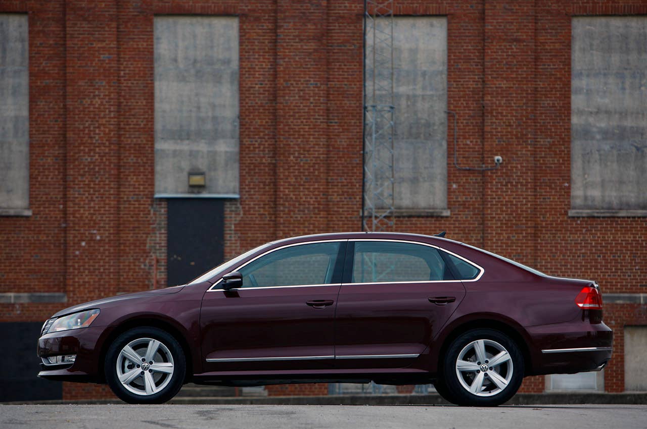 2012 Volkswagen Passat side view