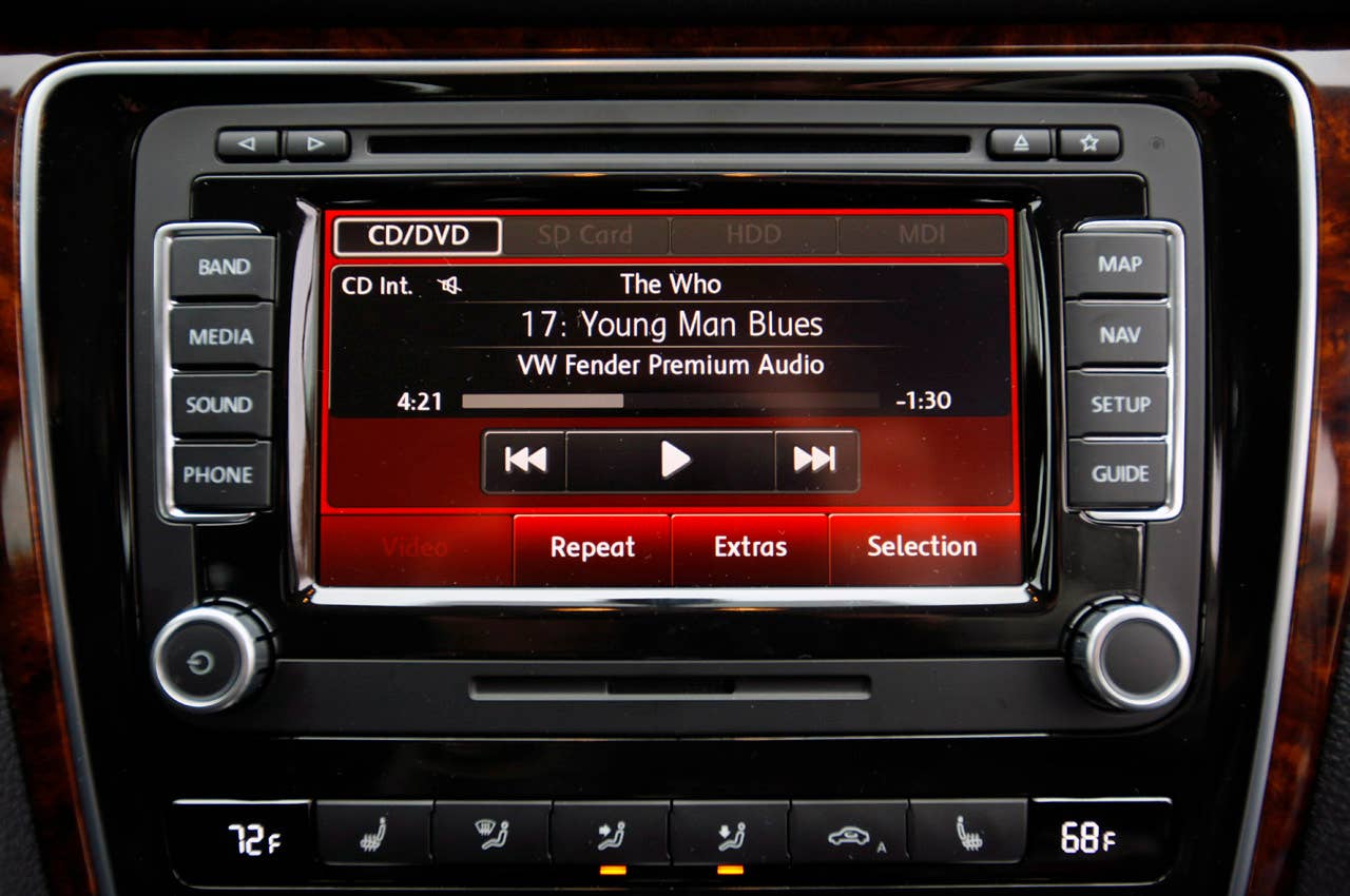 2012 Volkswagen Passat audio system