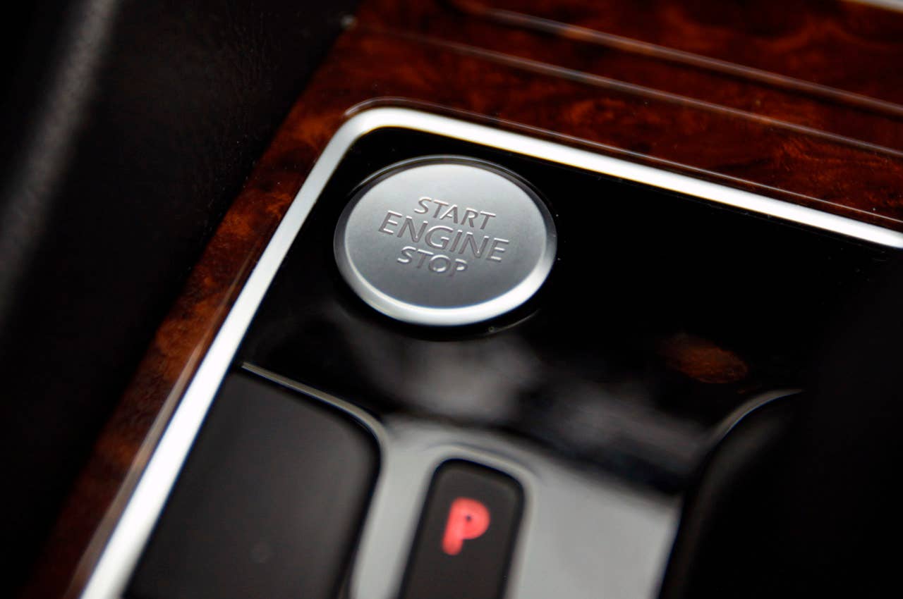2012 Volkswagen Passat start button