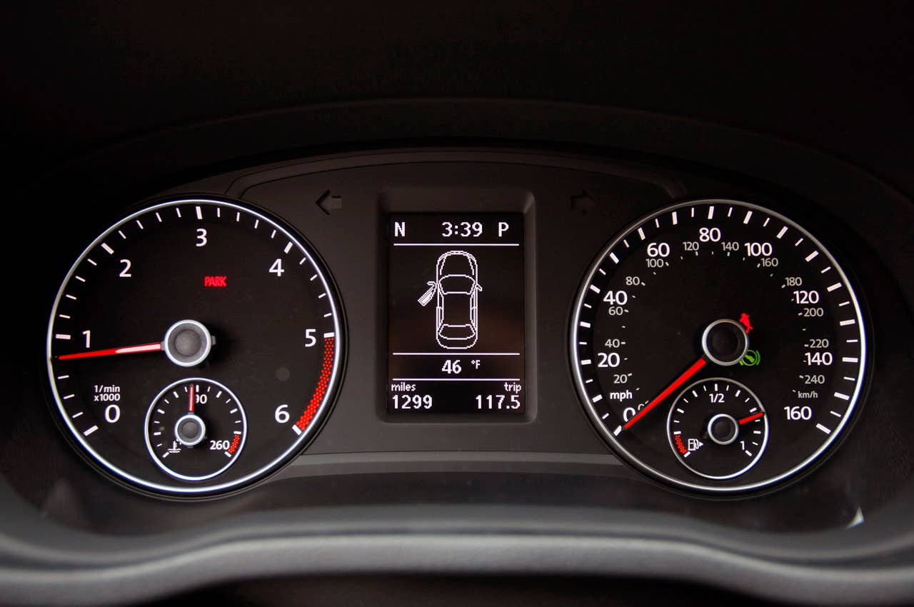 2012 Volkswagen Passat gauges