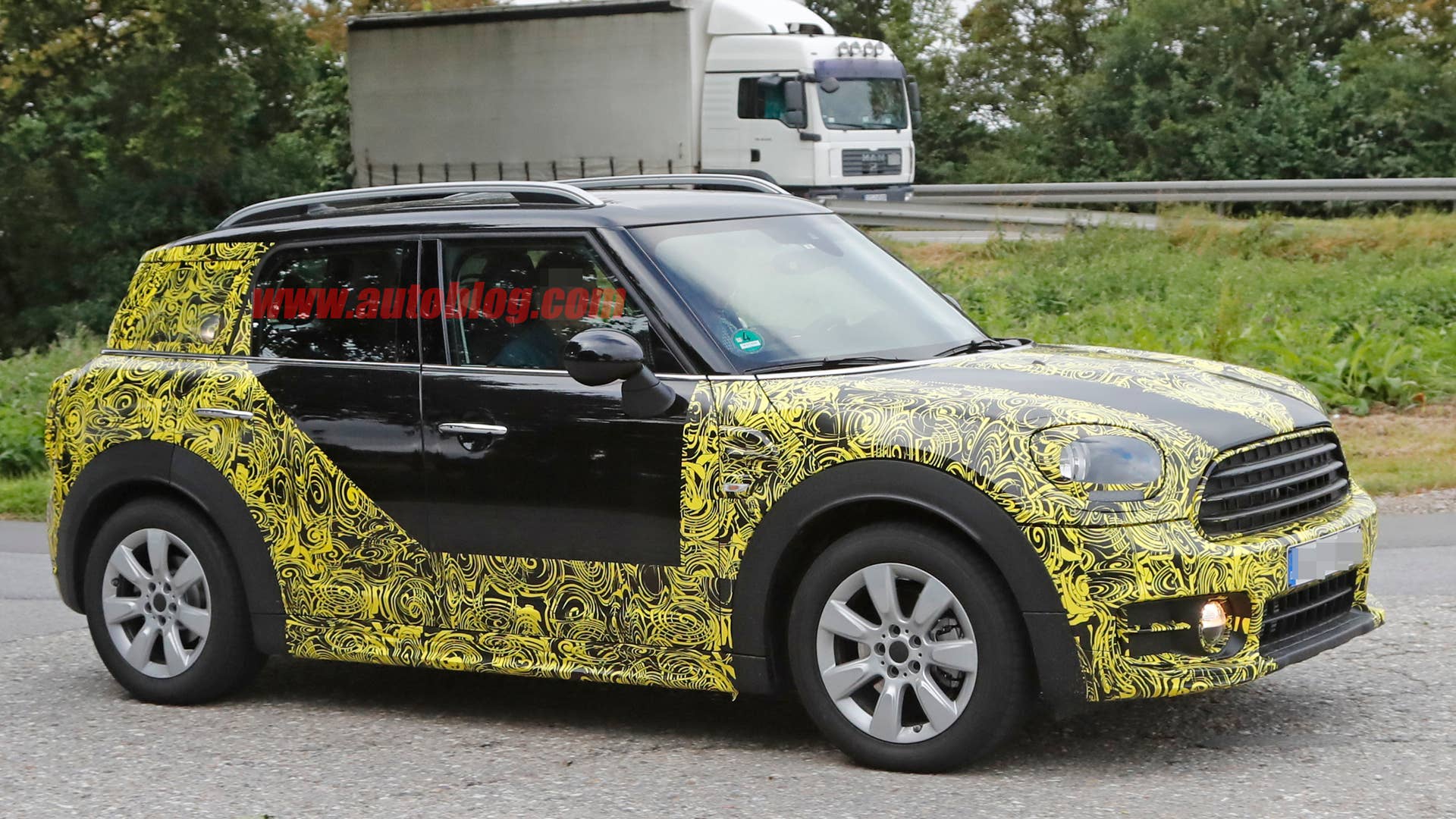 2017 Mini Countryman Spy Shots Front Exterior
