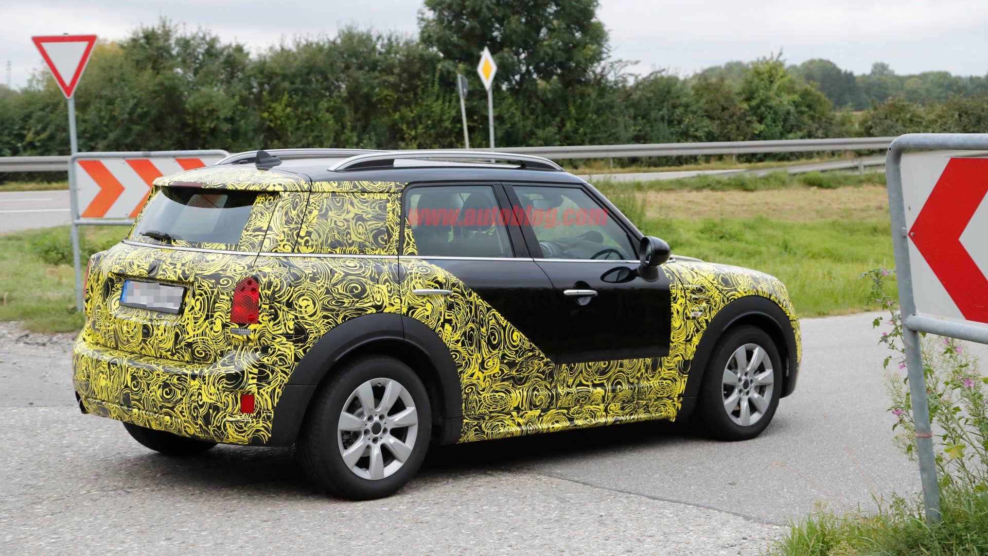 2017 Mini Countryman Spy Shots Rear Three Quarter Exterior