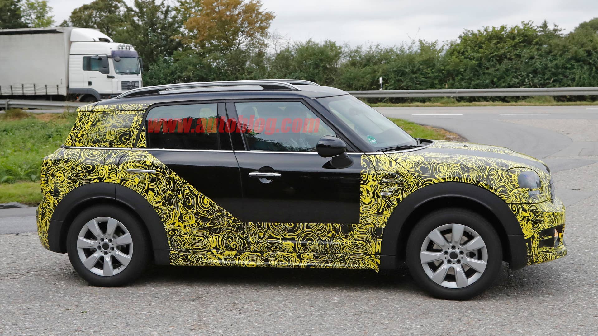 2017 Mini Countryman Spy Shots Side Exterior
