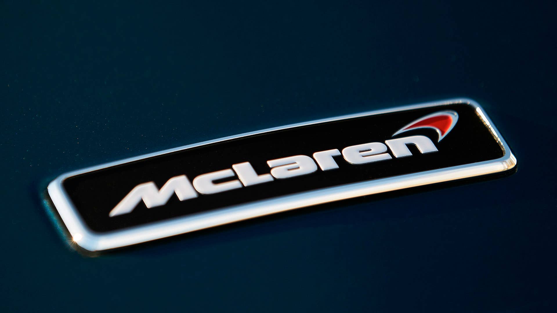 2017 McLaren 570GT badge
