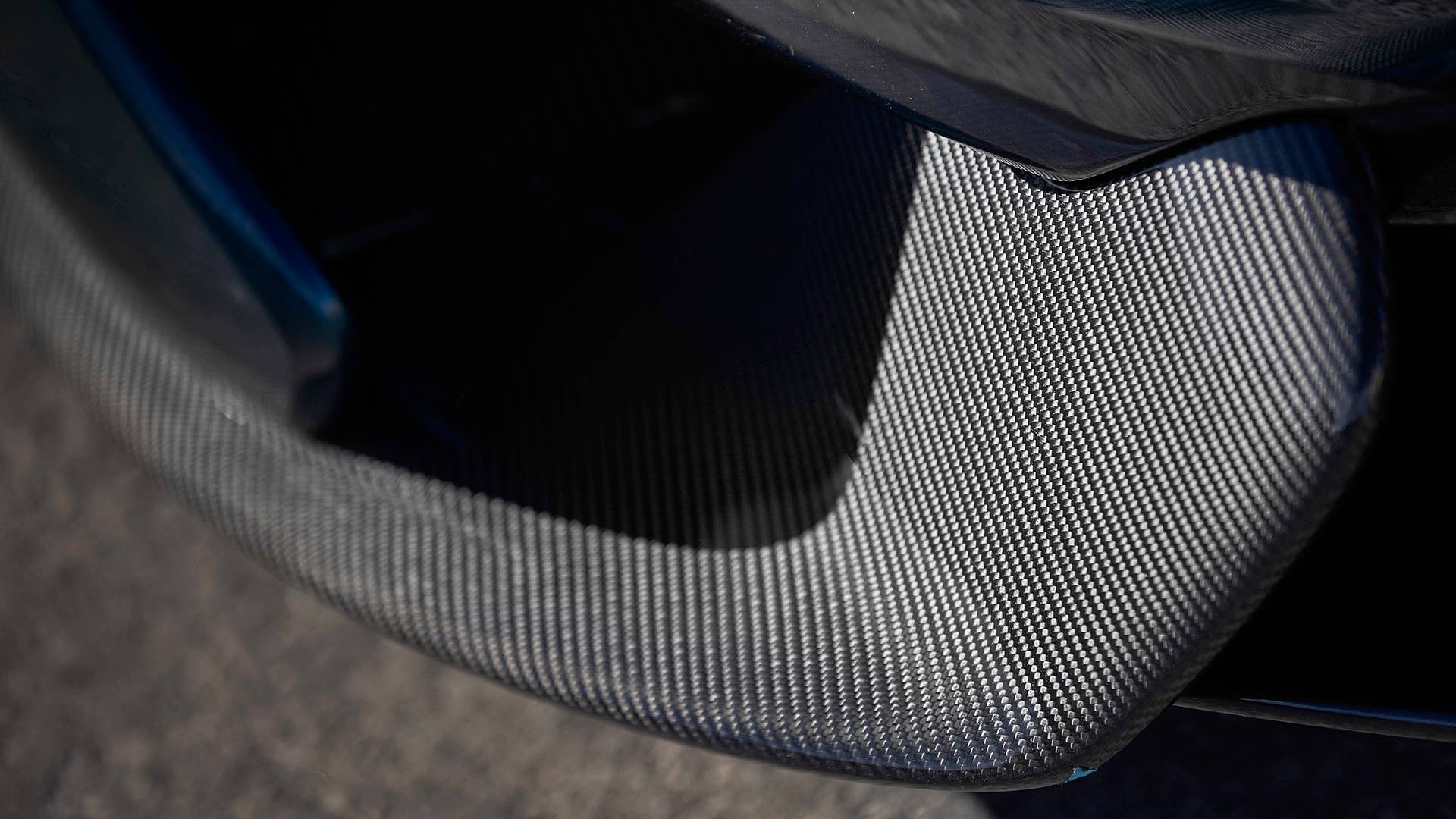 2017 McLaren 570GT front splitter