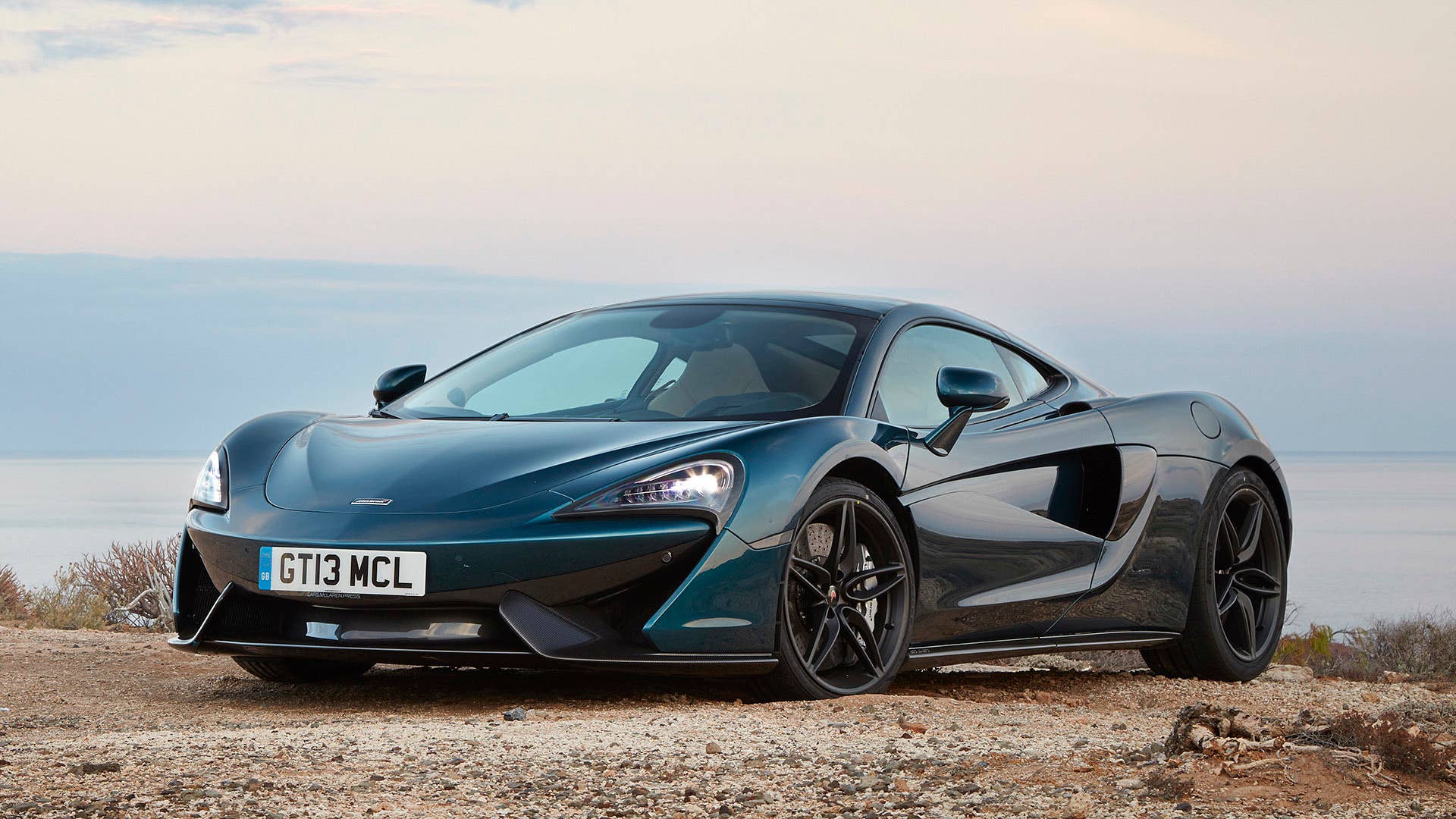 2017 McLaren 570GT front 3/4 view
