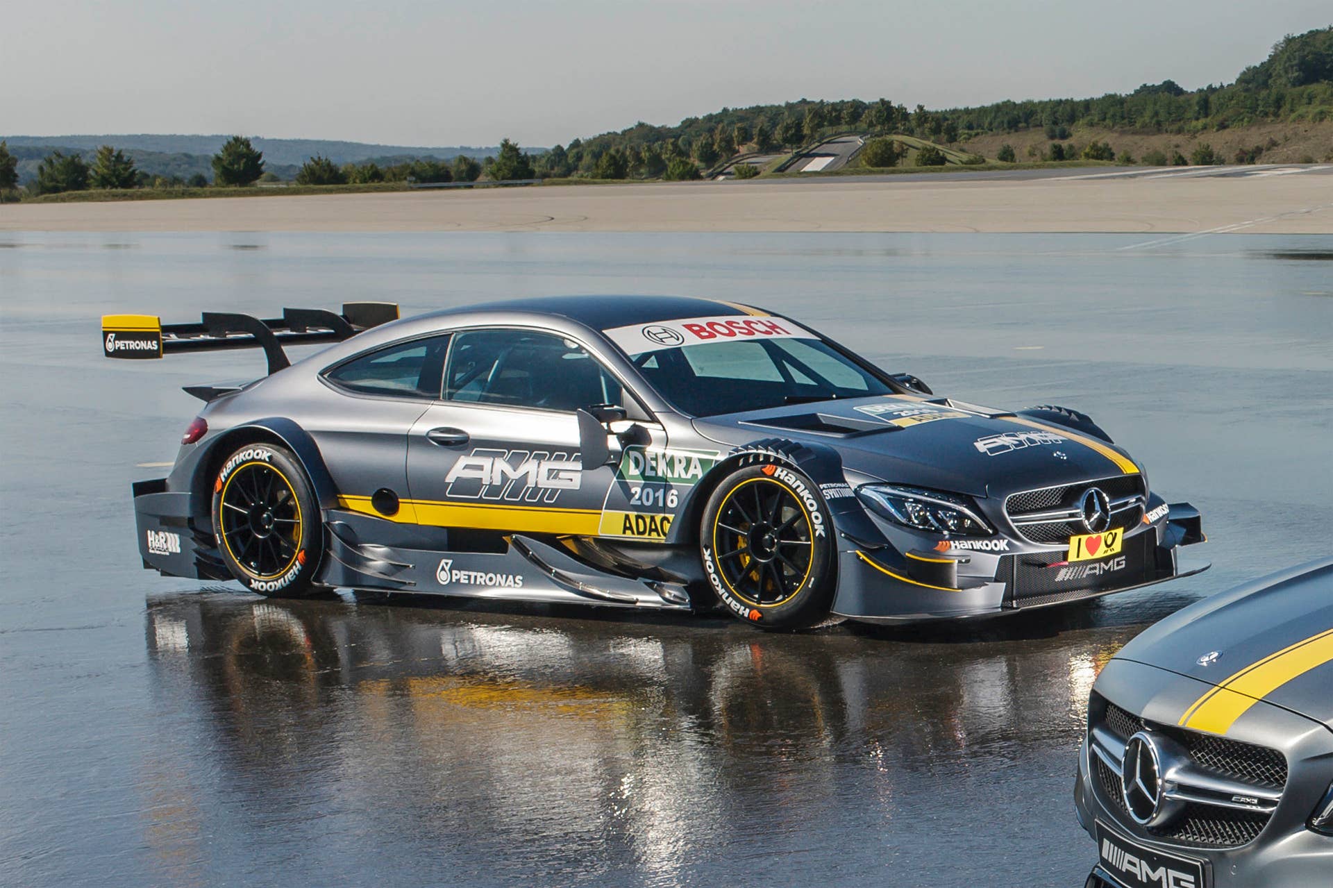 2016 Mercedes-AMG C63 DTM front