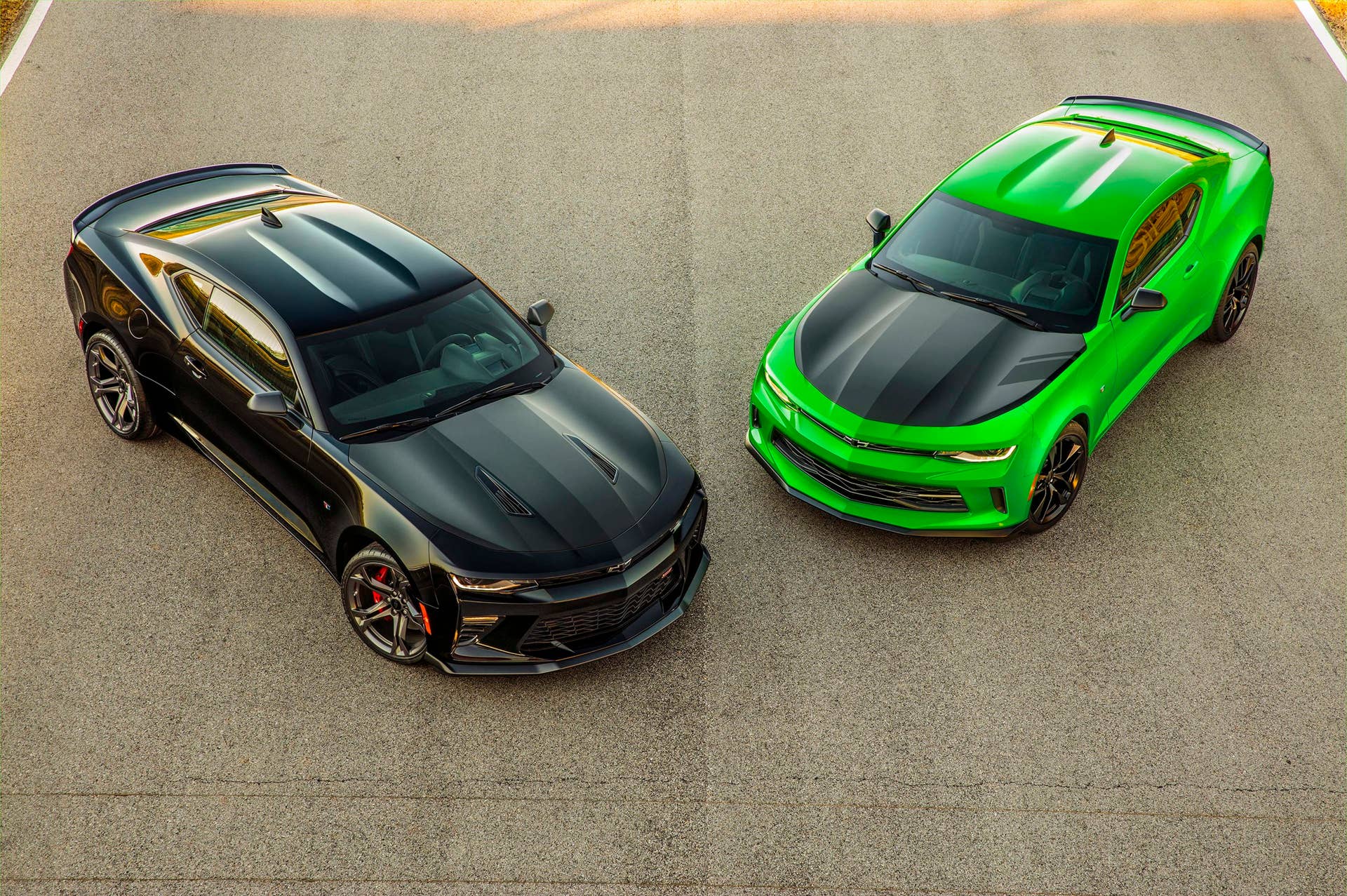 2017 Chevy Camaro 1LE green and black