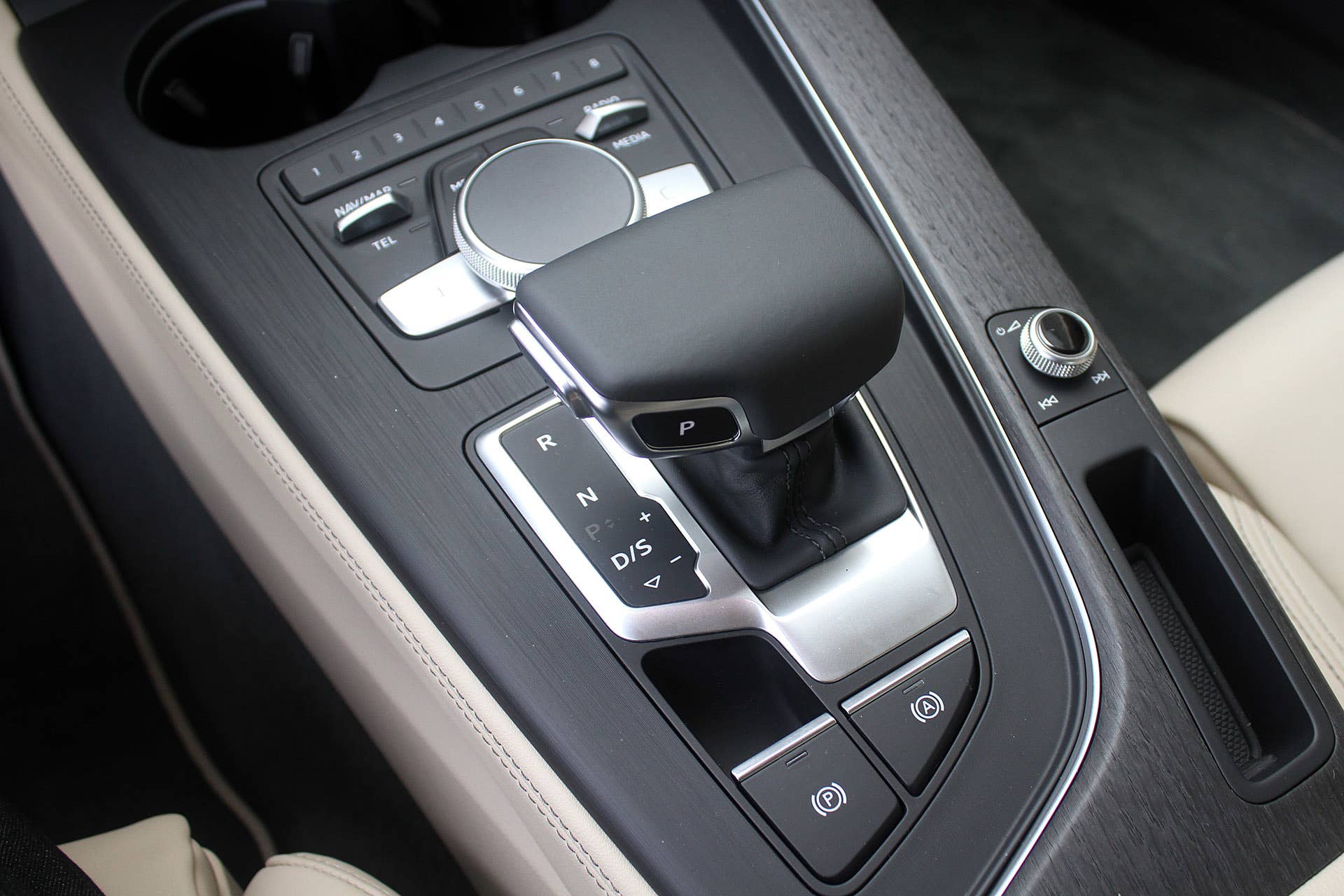 2017 Audi A4 gear selector