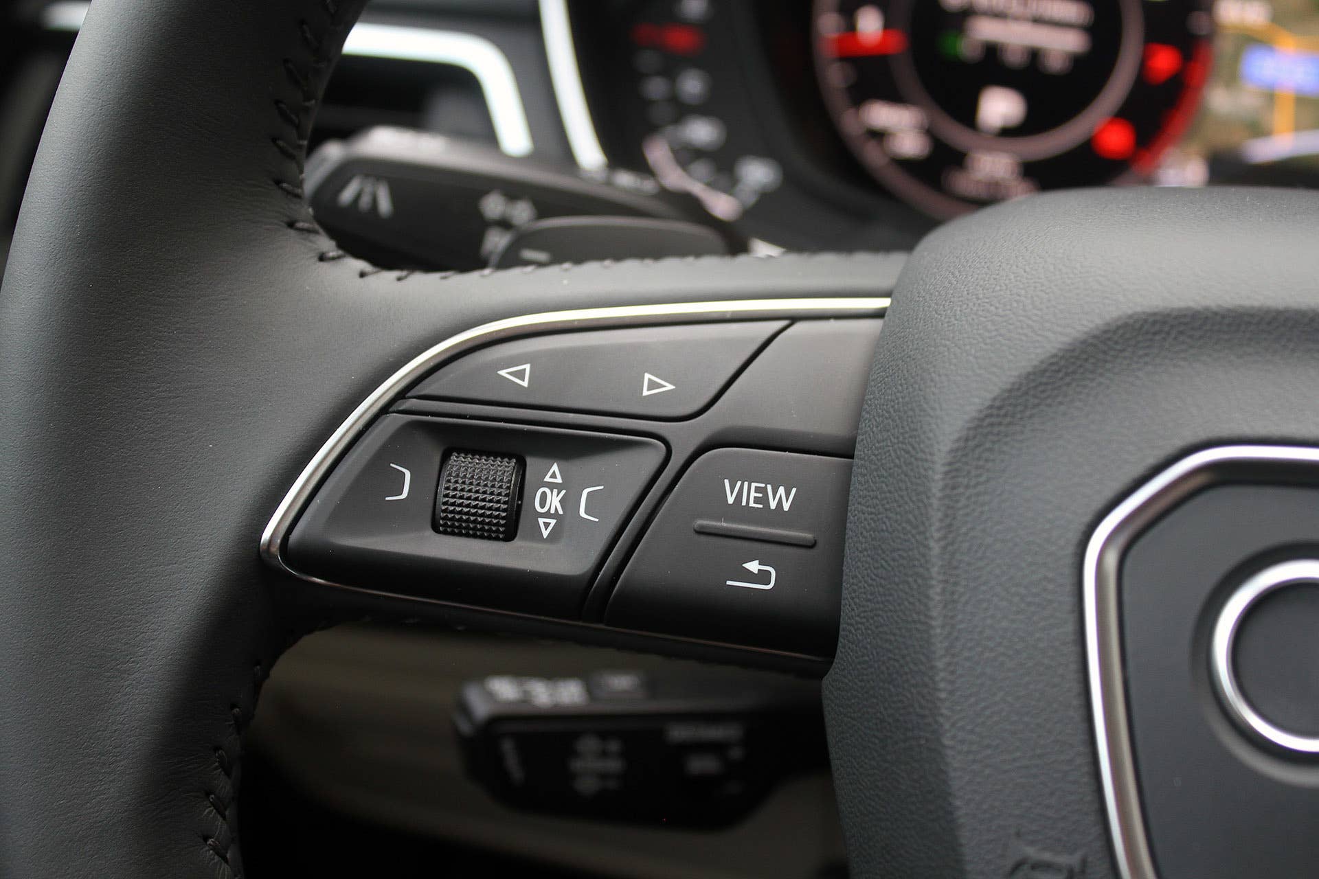 2017 Audi A4 steering wheel controls