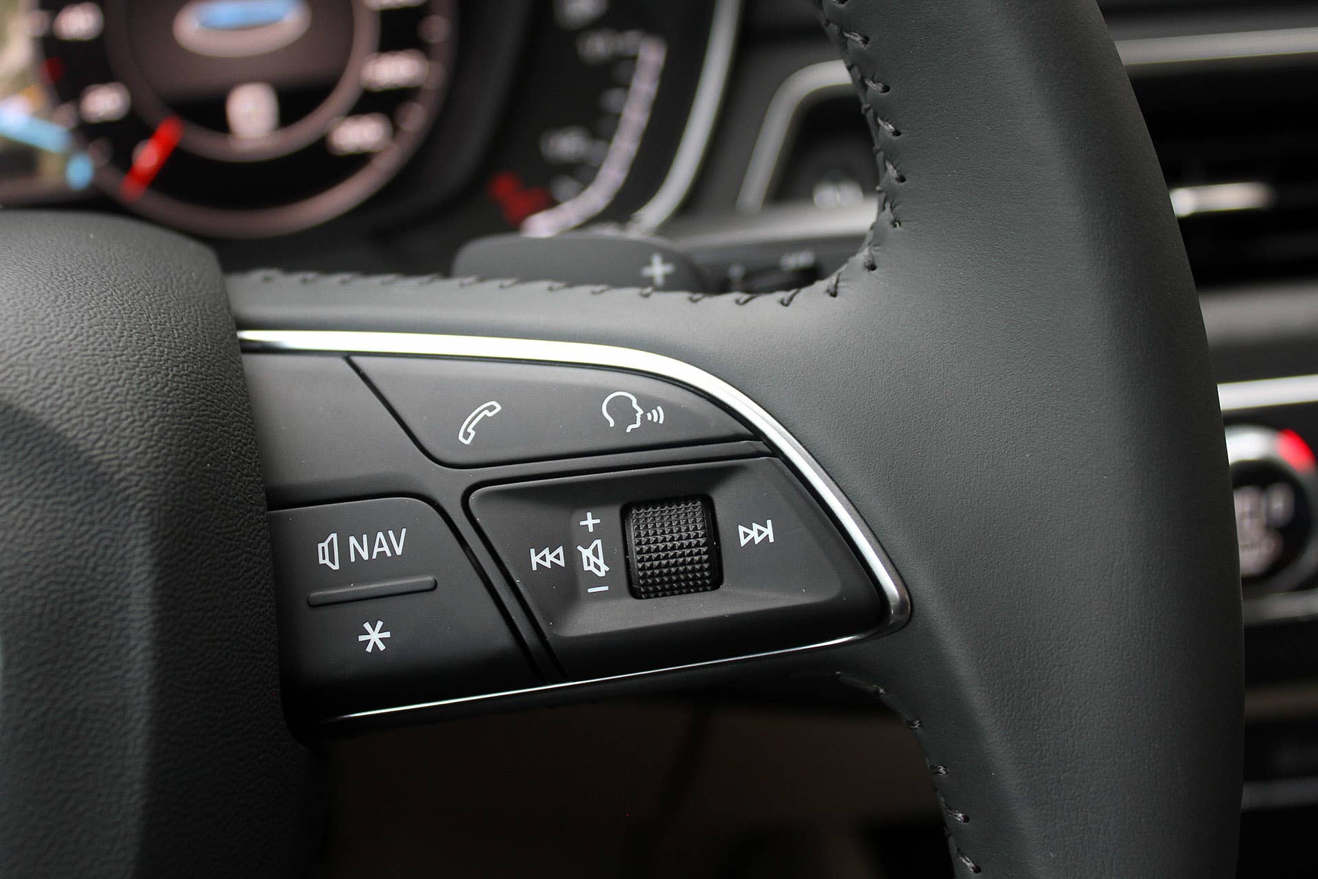 2017 Audi A4 steering wheel controls