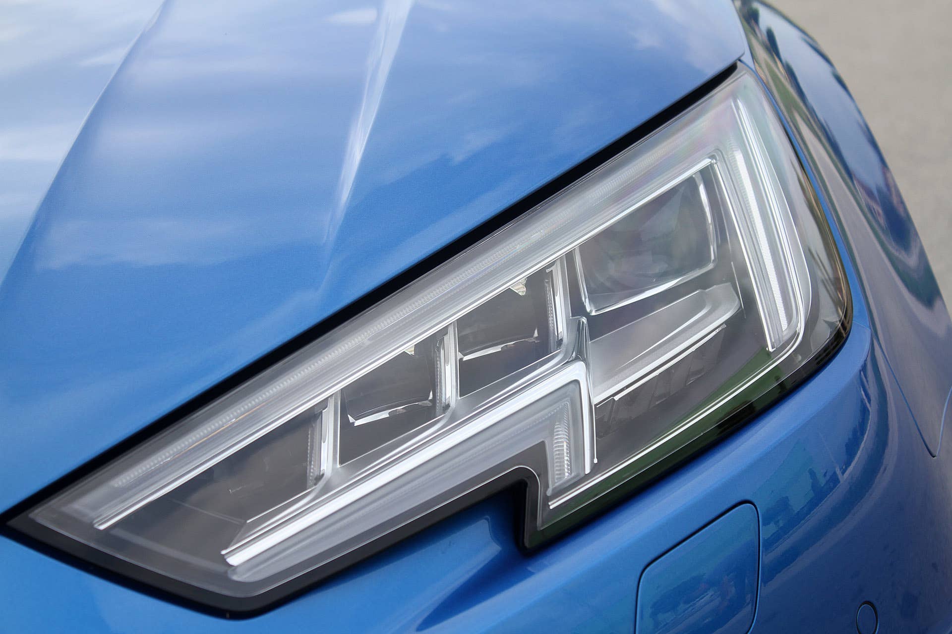 2017 Audi A4 headlight