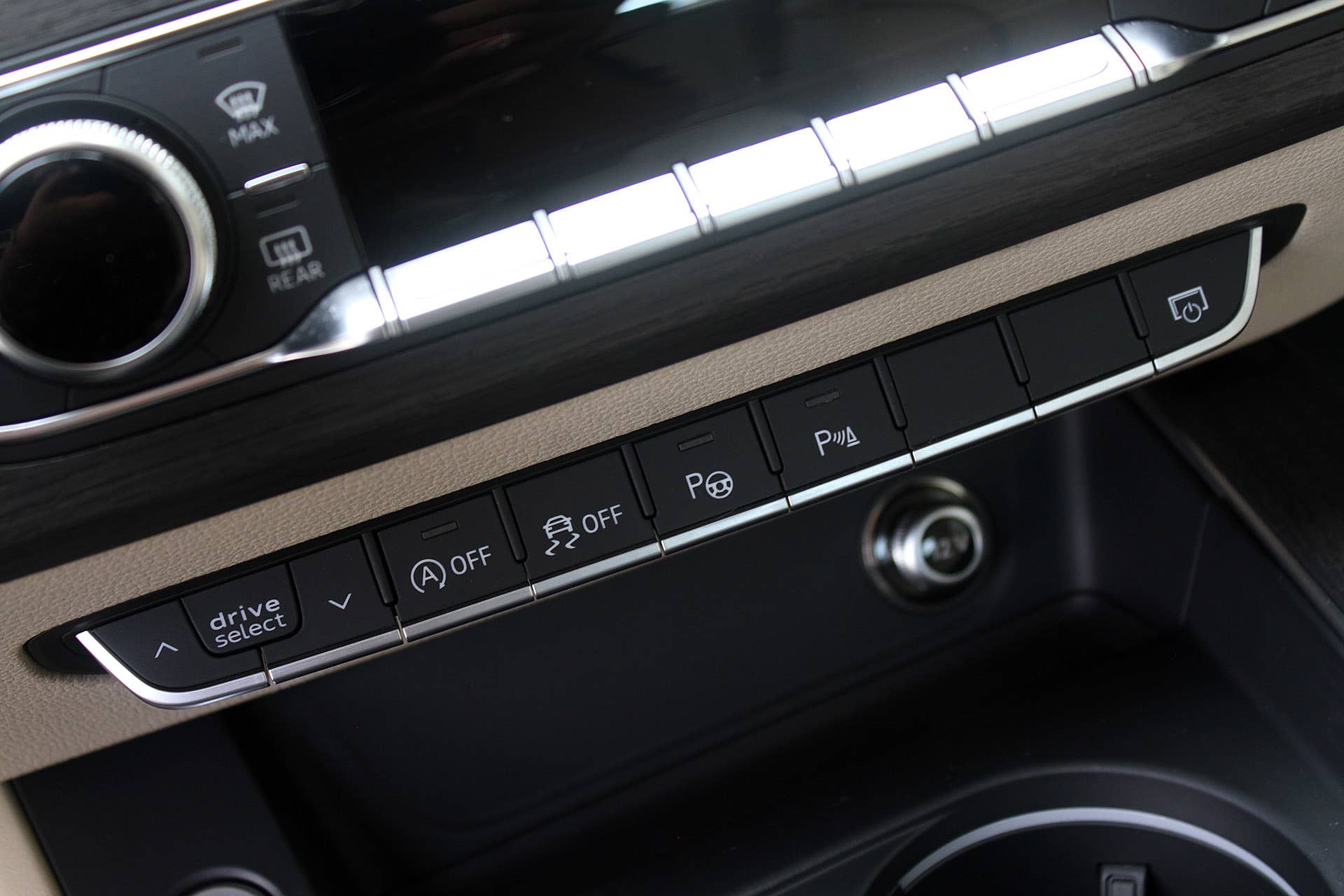2017 Audi A4 drive mode controls