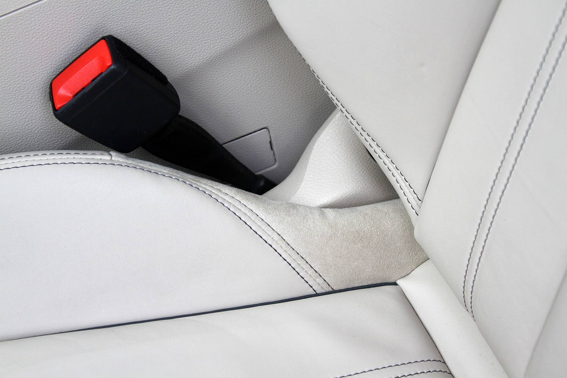 2017 Audi A4 seat detail