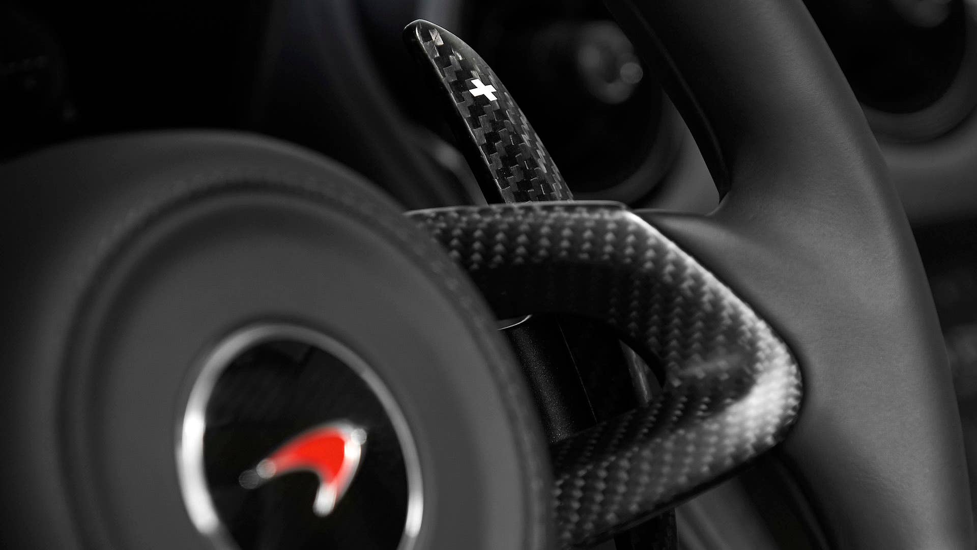2017 McLaren 570GT paddle shifter