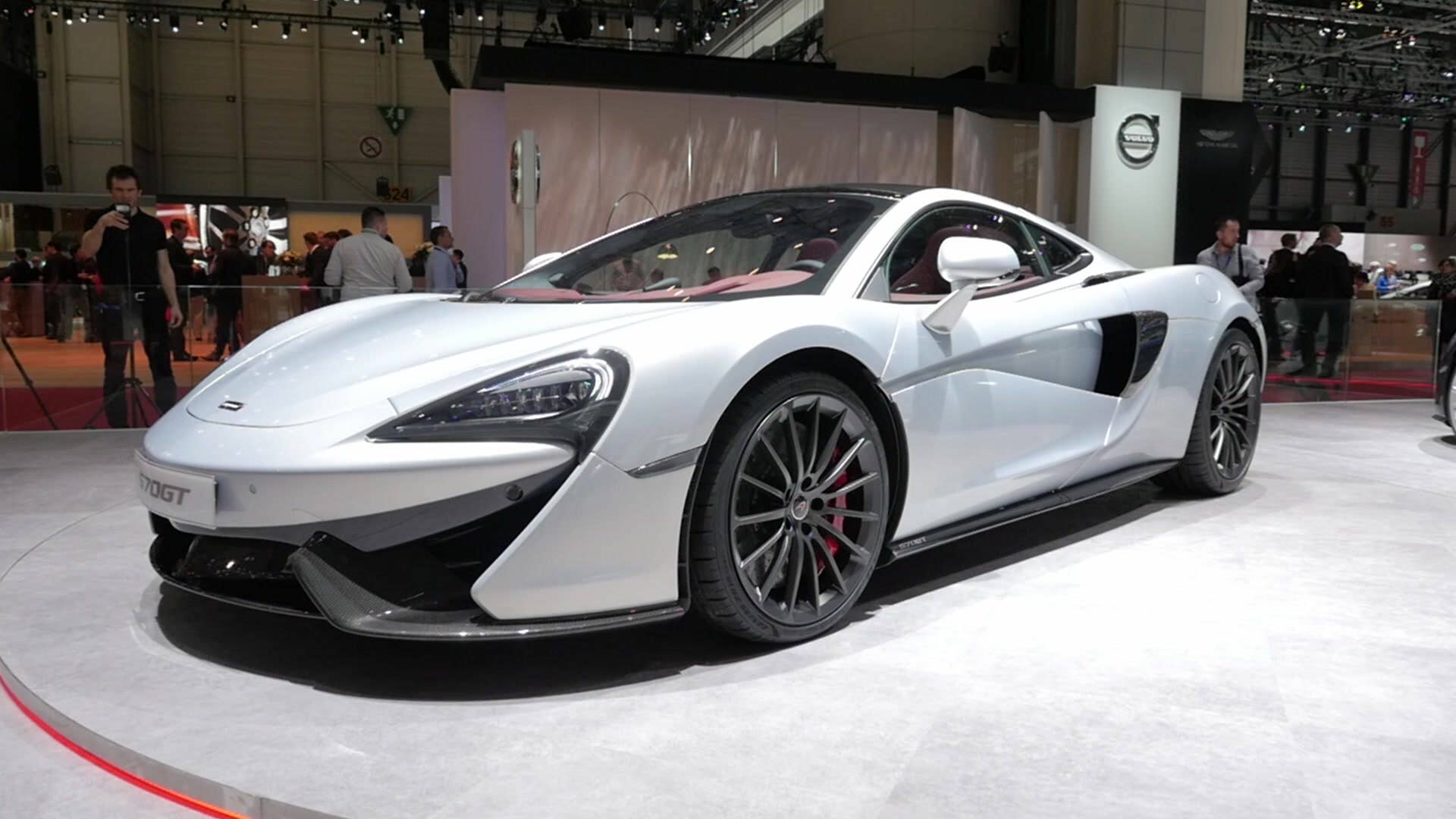 2017 McLaren 570GT | 2016 Geneva Motor Show | Beauty-Roll