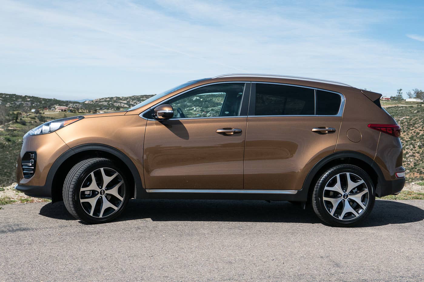 2017 Kia Sportage side view