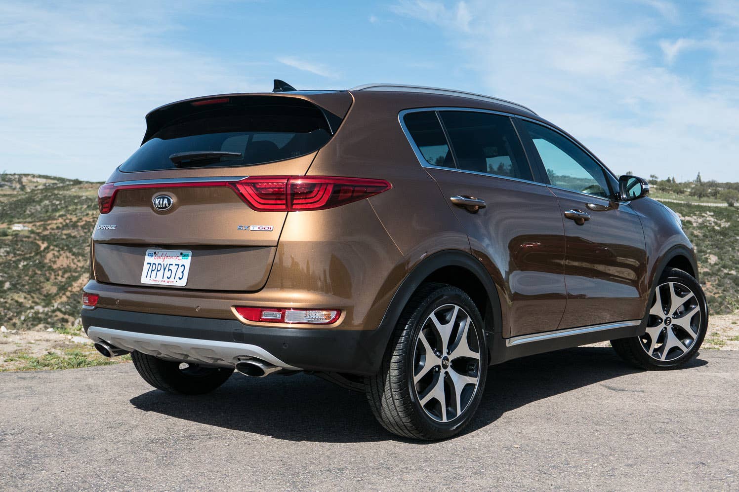 2017 Kia Sportage rear 3/4 view
