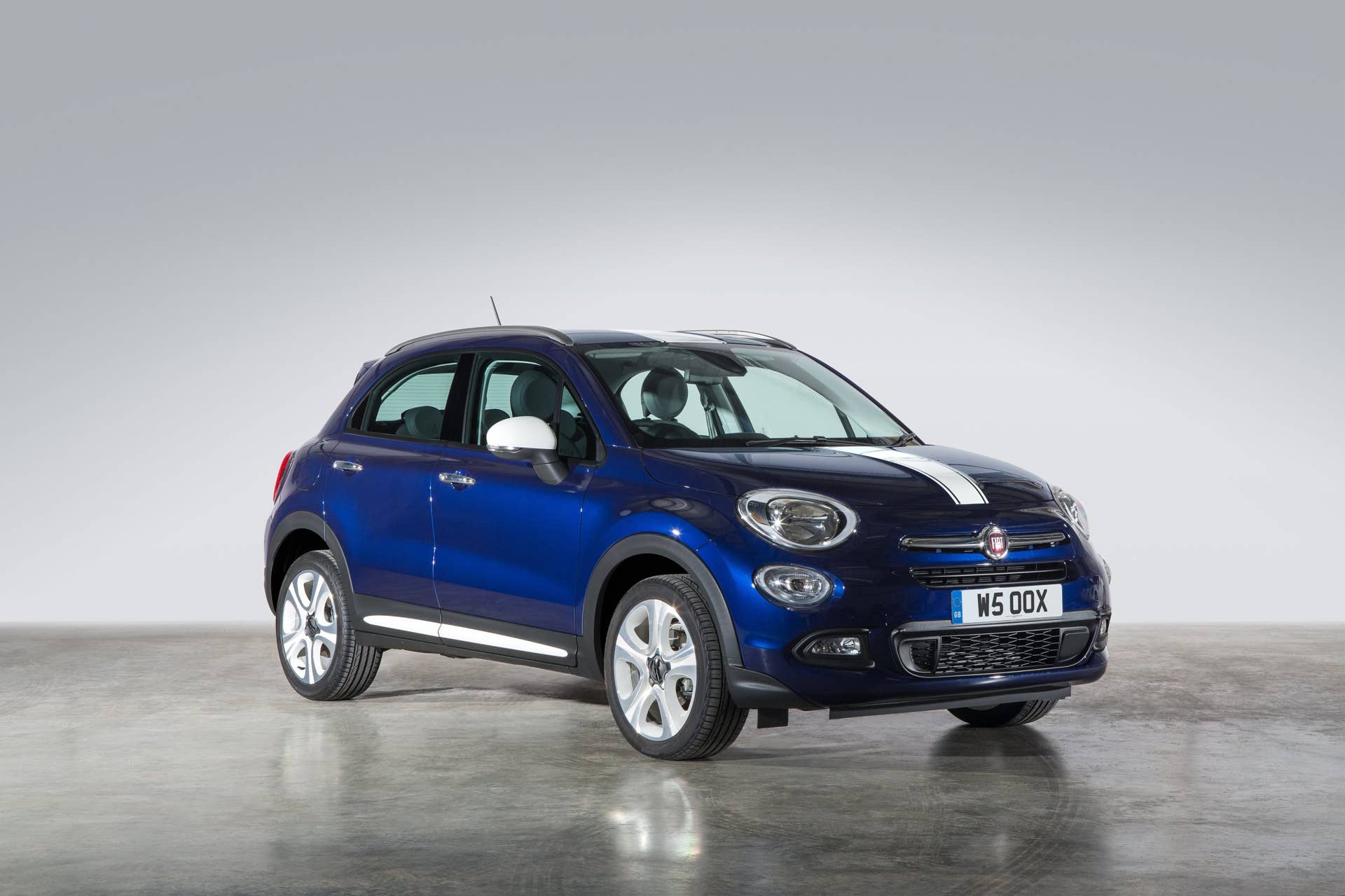 Fiat 500X Mopar accessories blue white front 3/4