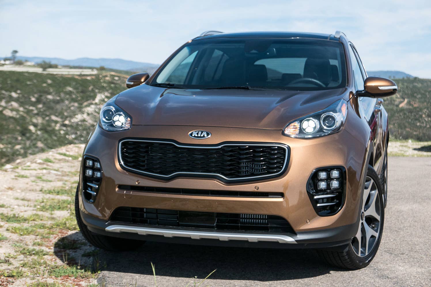 2017 Kia Sportage front 3/4 view