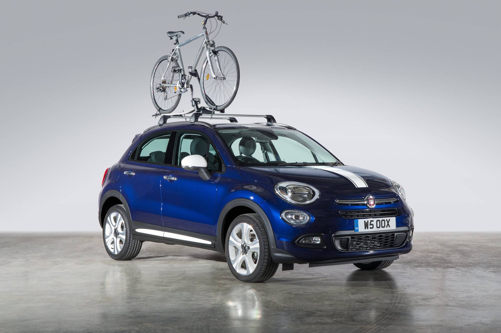 Fiat 500X Mopar blue white bike rack