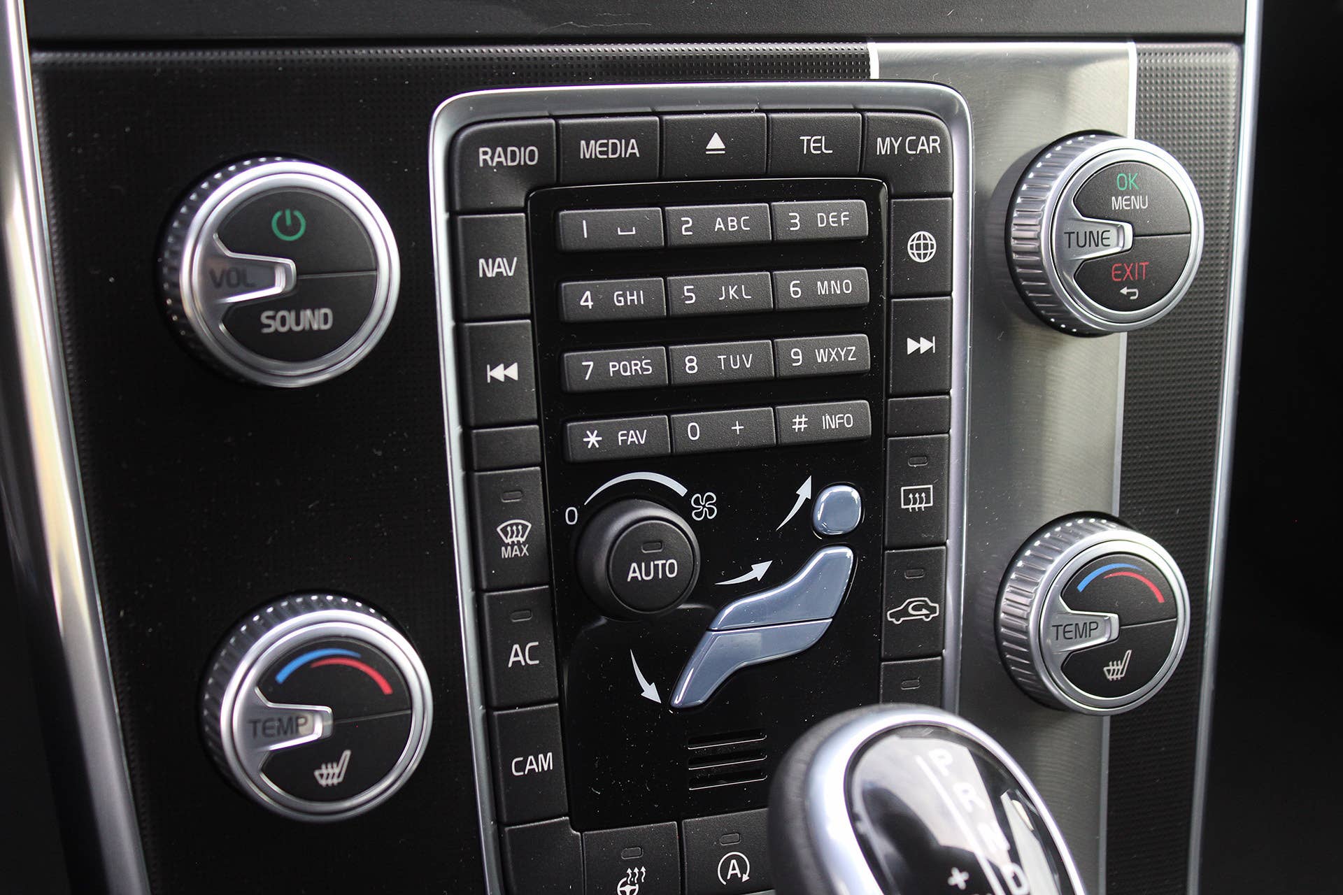 2016 Volvo V60 Polestar instrument panel