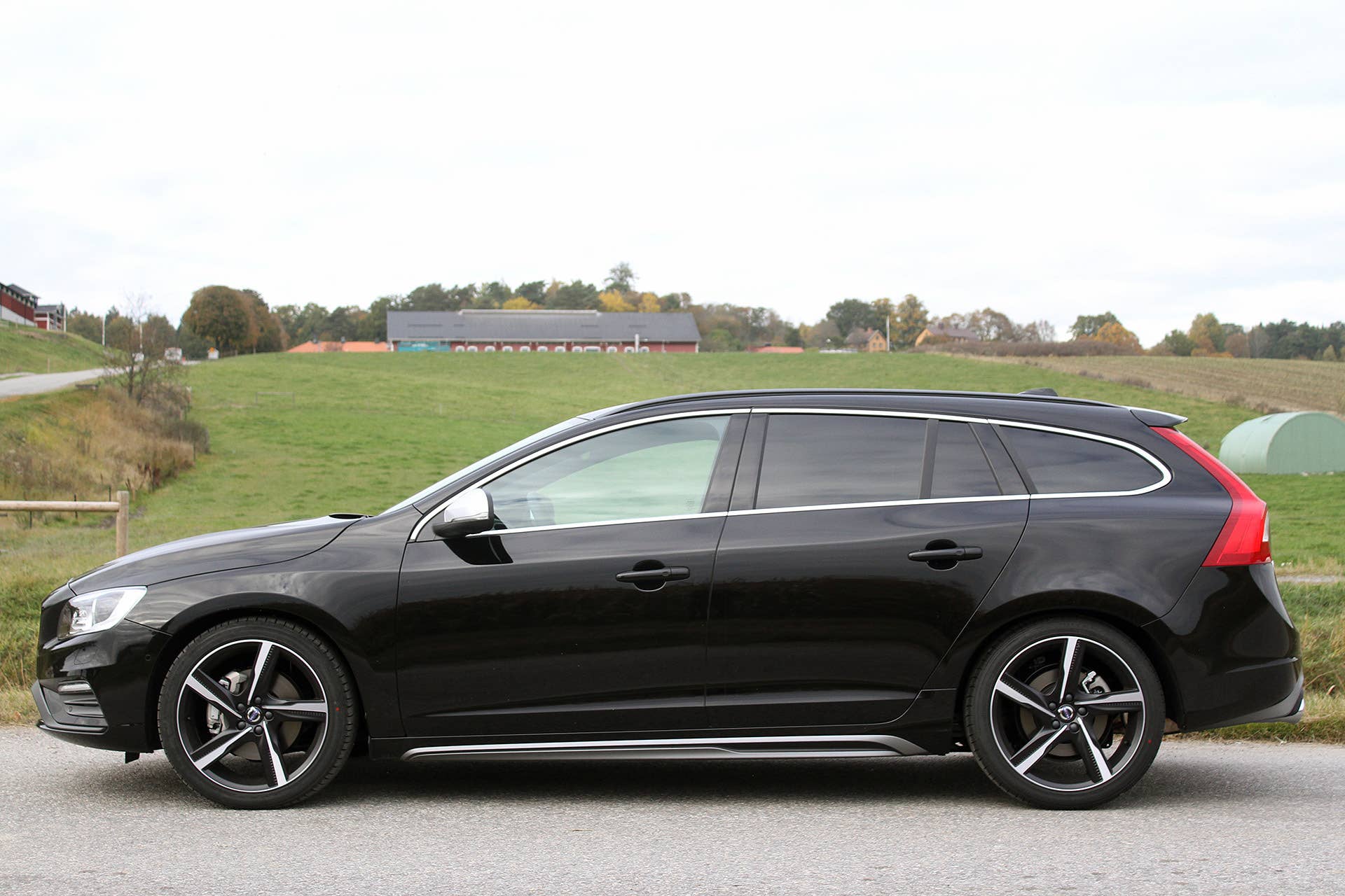 2016 Volvo V60 Polestar side view
