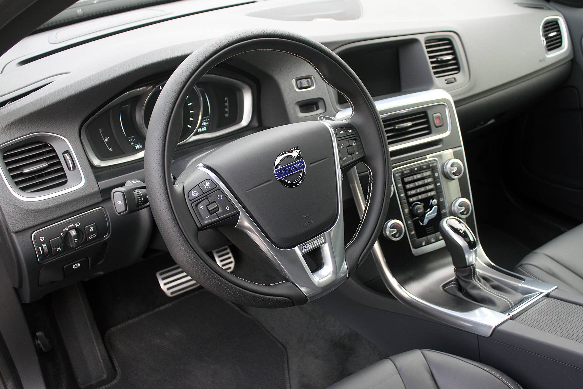 2016 Volvo V60 Polestar interior