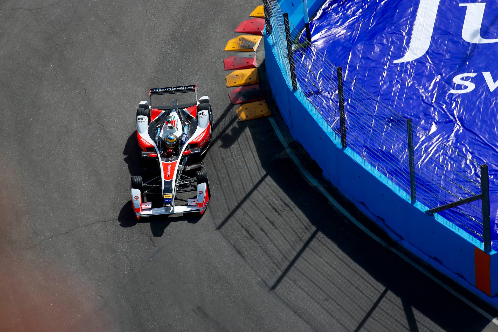 2015 Formula E Punta del Este ePrix Mahindra above