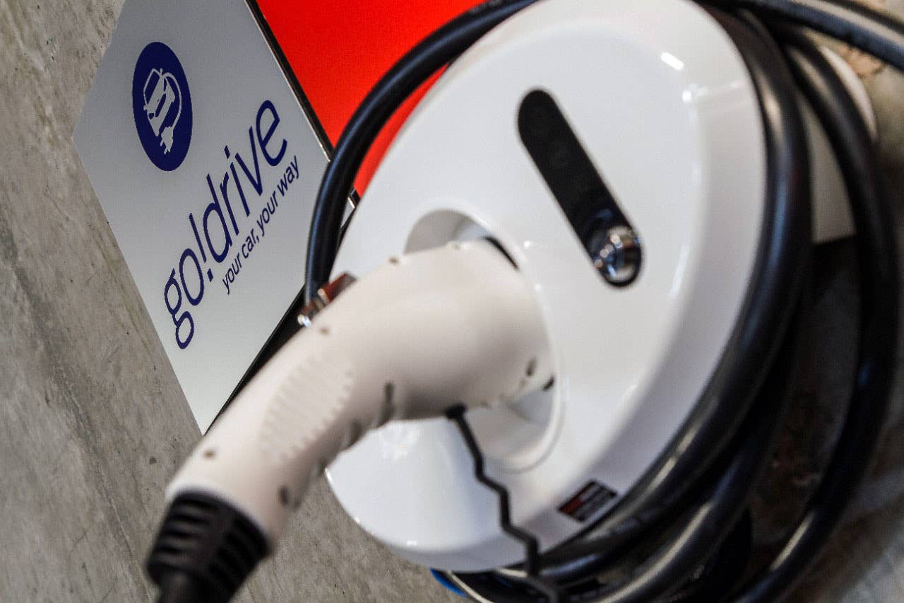 ford godrive carsharing in london charging port
