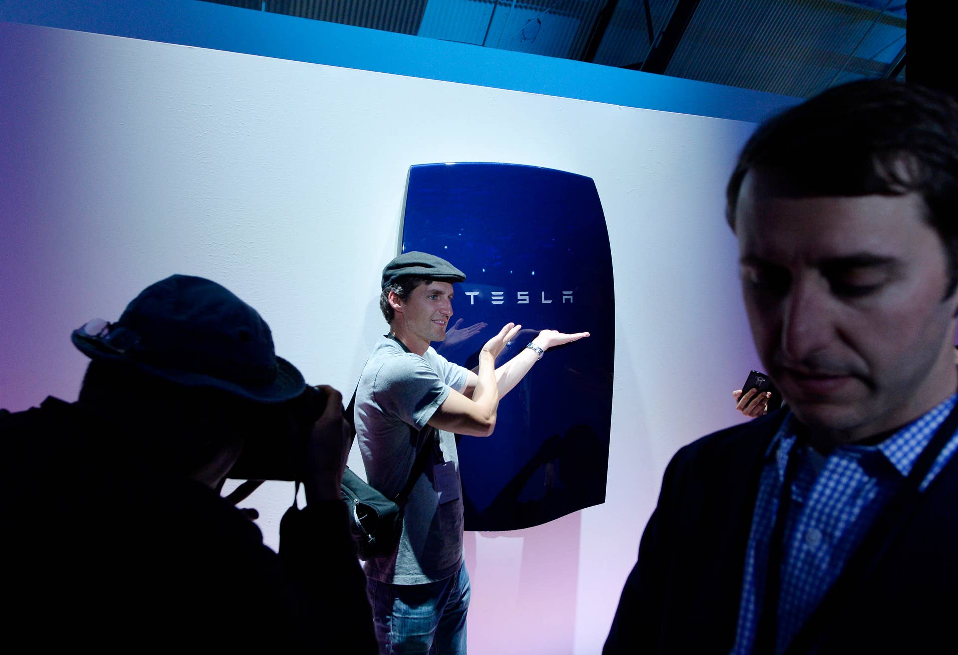 Tesla Unveils New Battery System