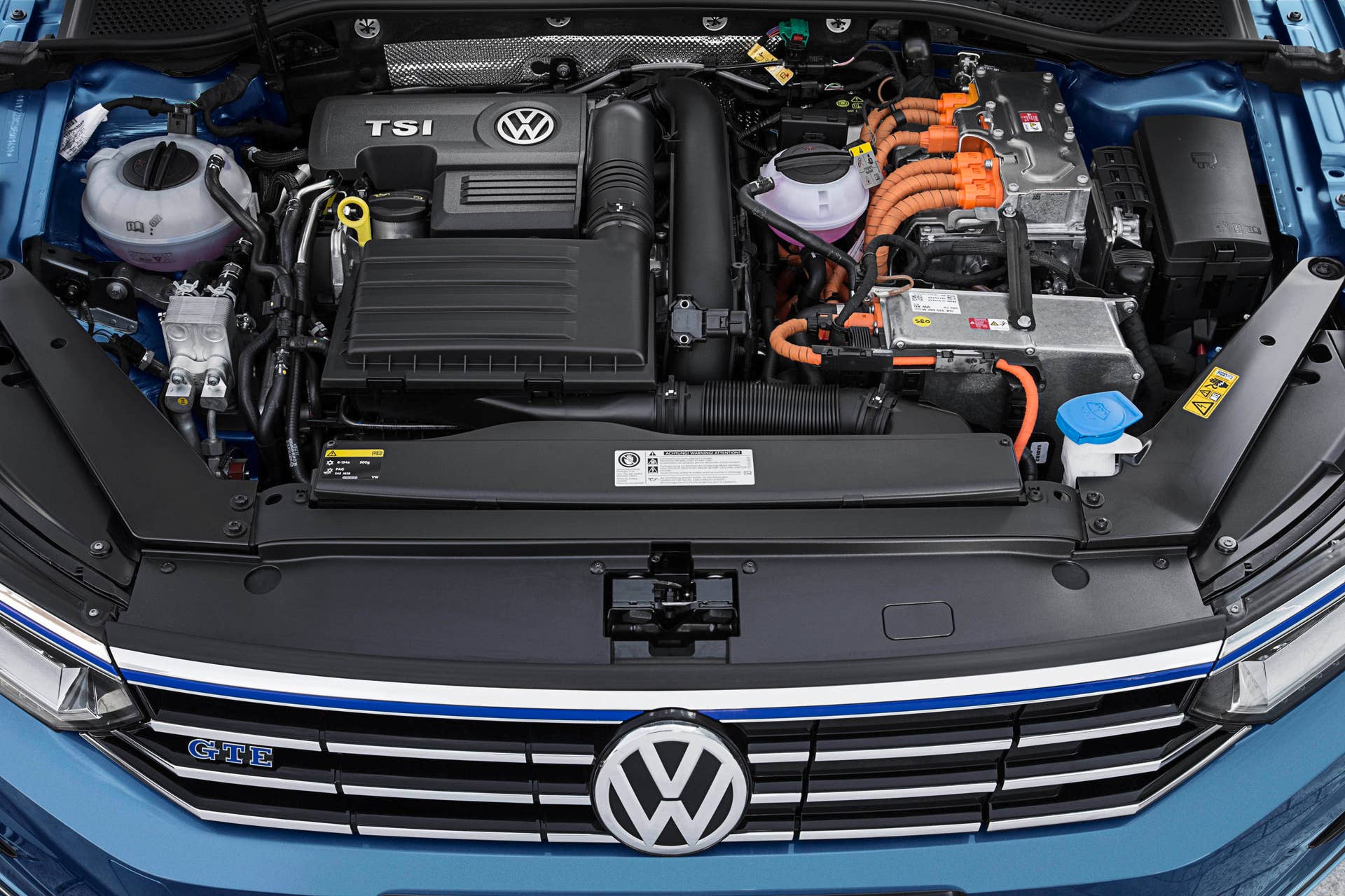 Volkswagen Passat GTE engine