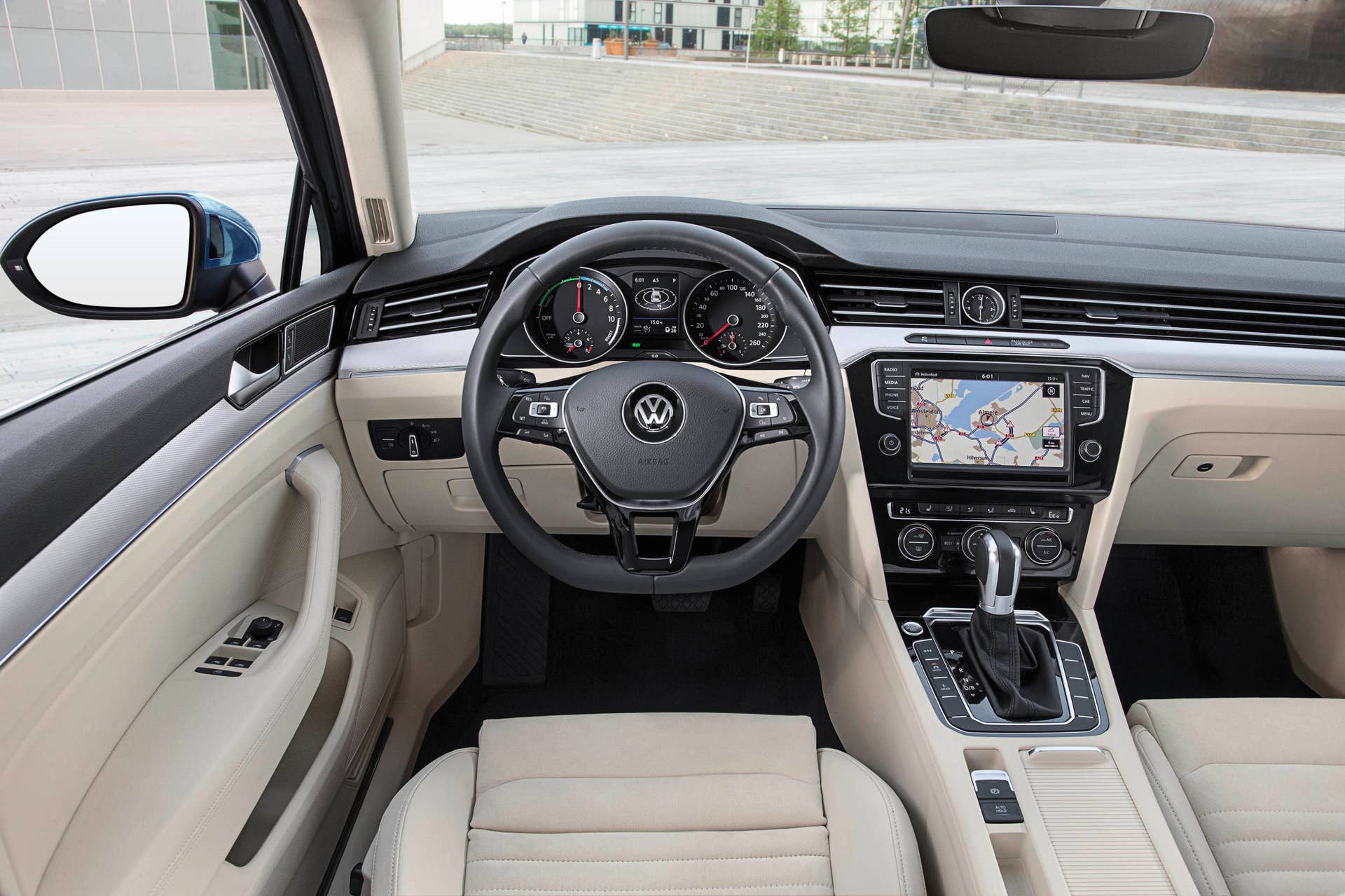 Volkswagen Passat GTE dashboard