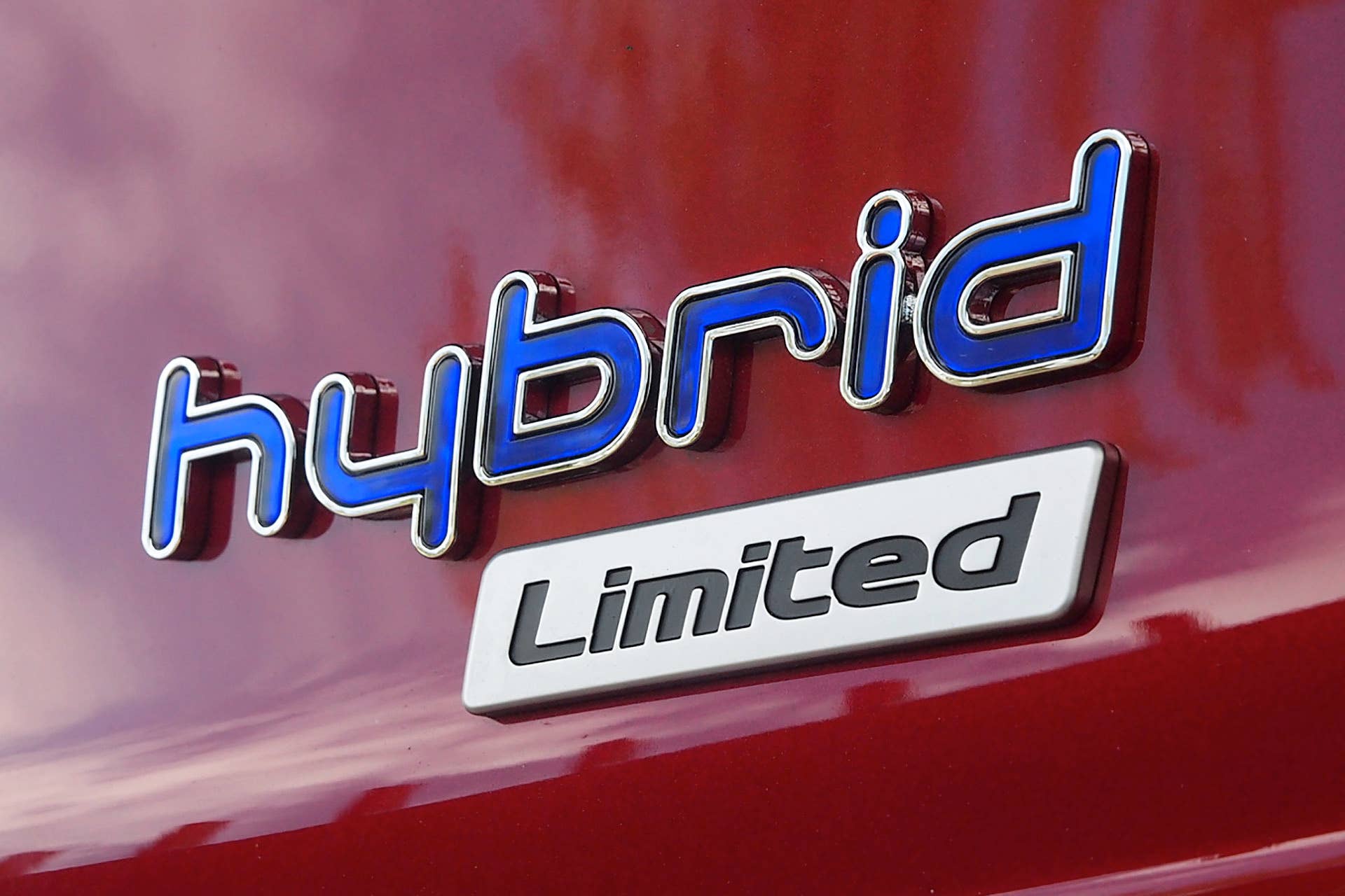 2016 Hyundai Sonata Hybrid badge