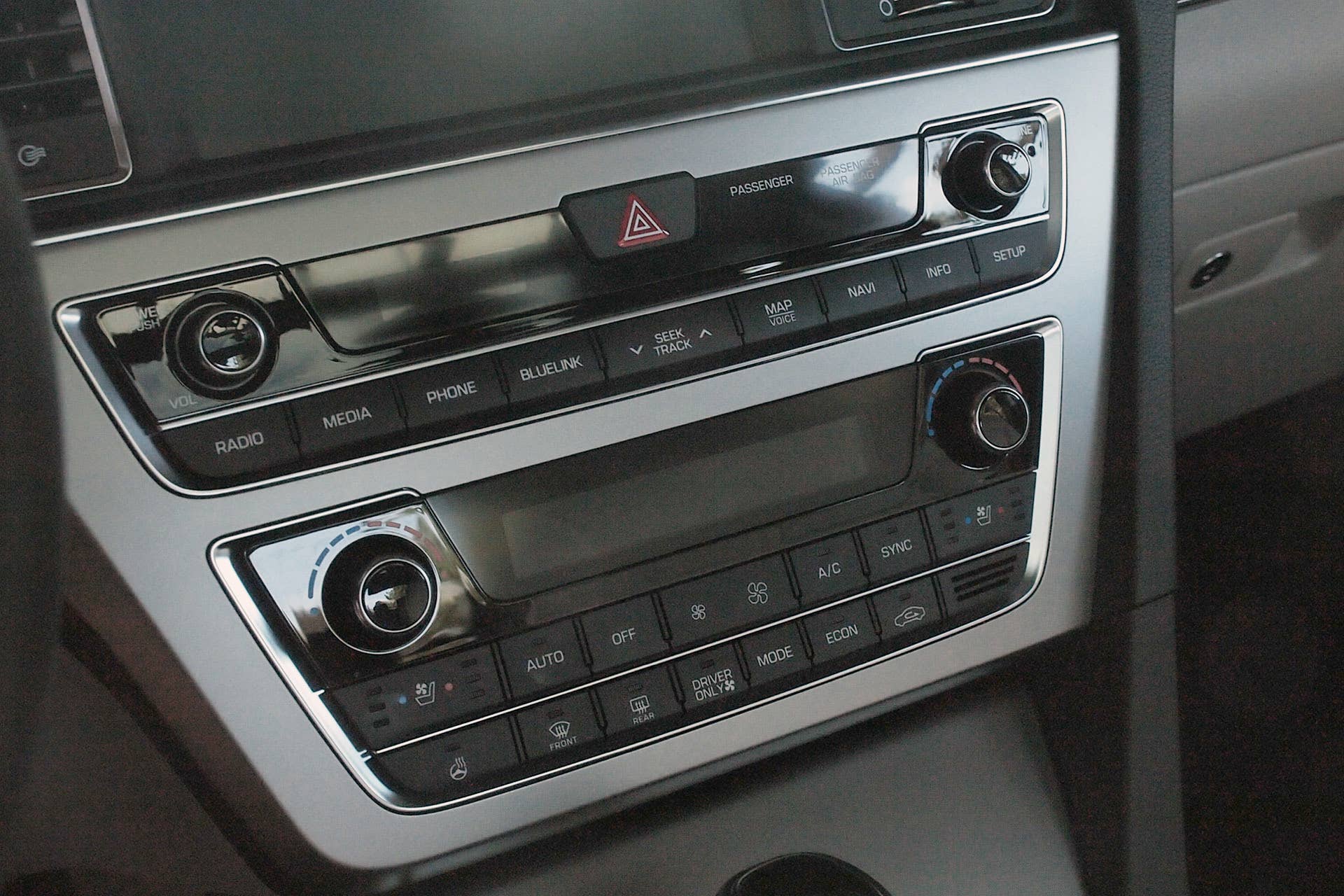 2016 Hyundai Sonata Hybrid audio and climate controls