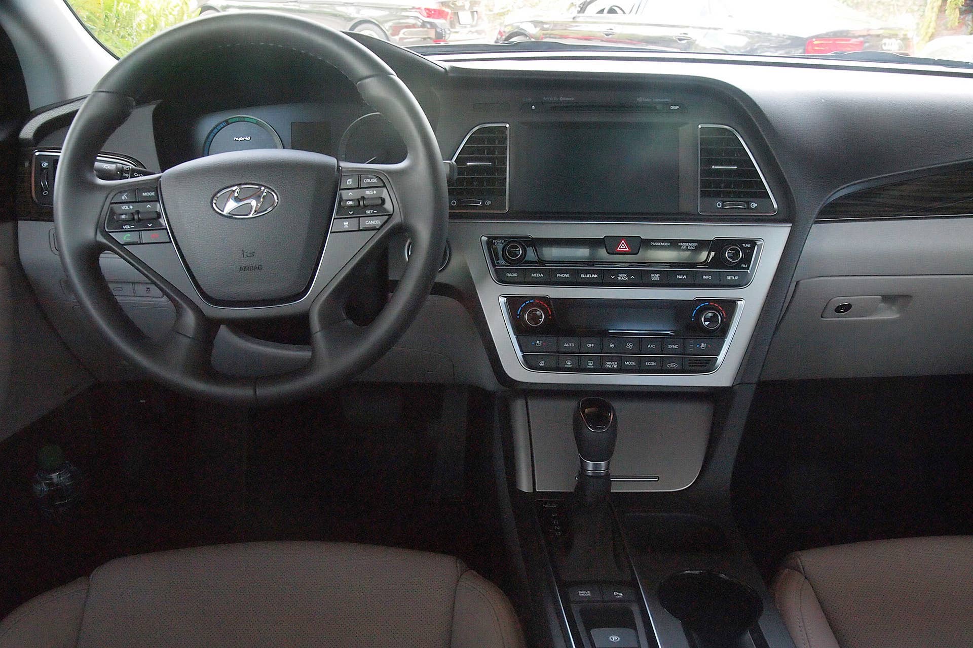2016 Hyundai Sonata Hybrid interior
