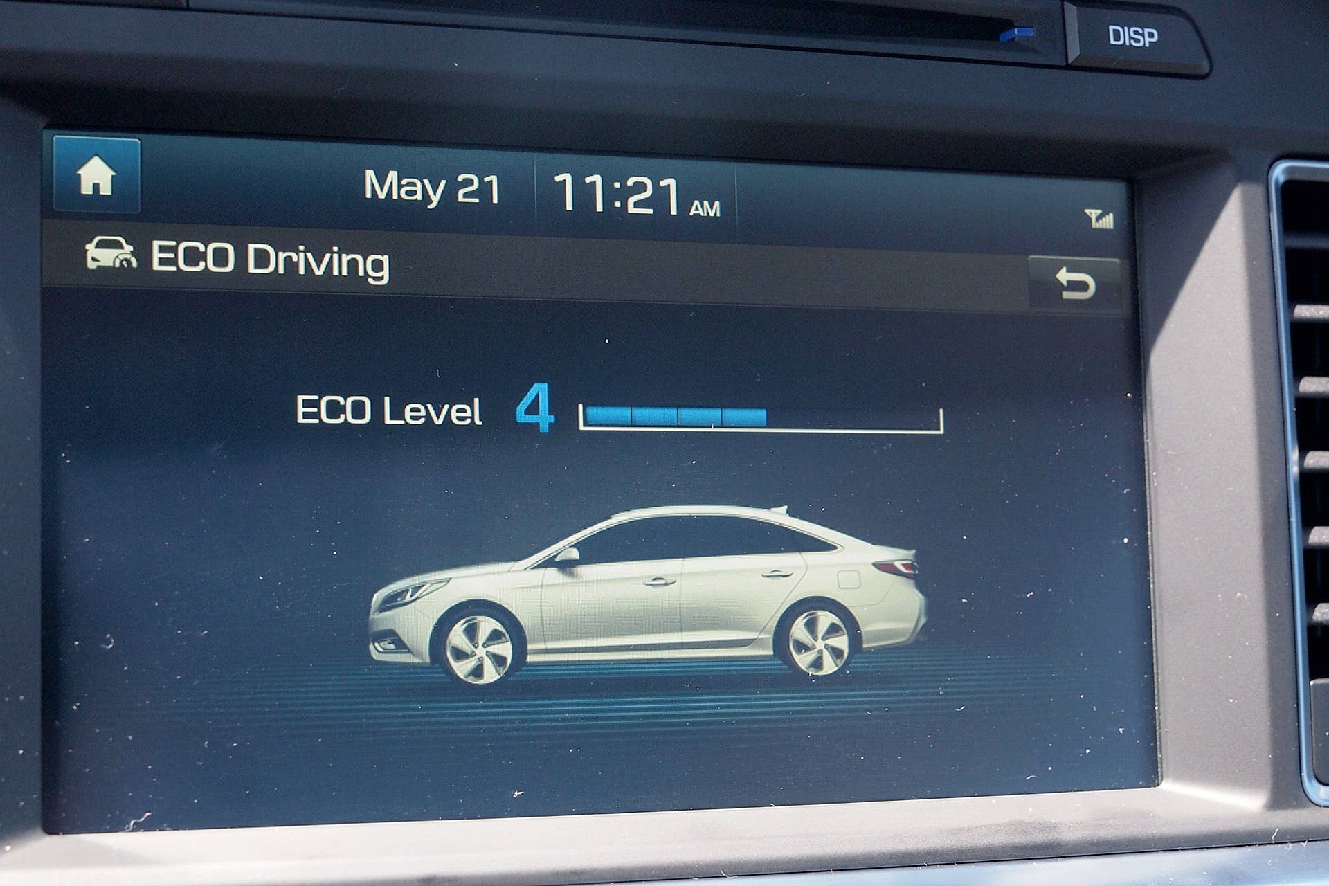 2016 Hyundai Sonata Hybrid infotainment display
