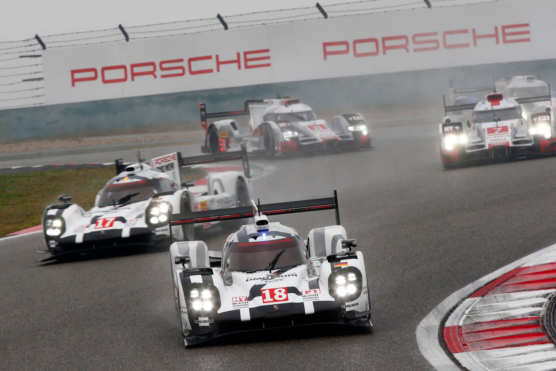 Porsche 919 Hybrid, Porsche Team 18: Romain Dumas, Neel Jani, Marc Lieb, Porsche 919 Hybrid, Porsche Team 17: Timo Bernhard, Brendon Hartley, Mark Webber